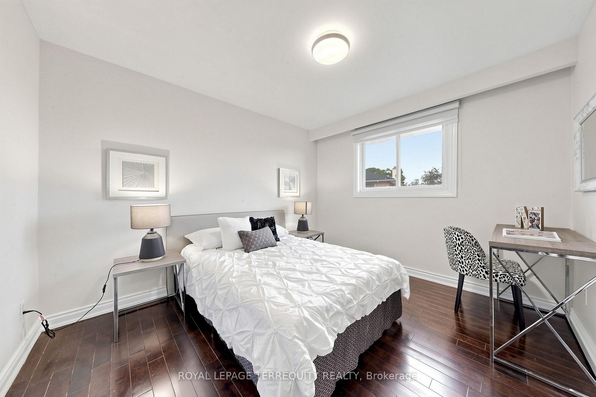 Photo 29 of 6 Fulwell Crescent, North York, York University Heights — HOMEH
