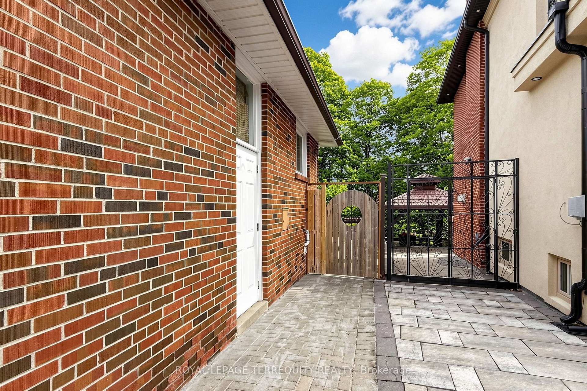 Photo 49 of 6 Fulwell Crescent, North York, York University Heights — HOMEH