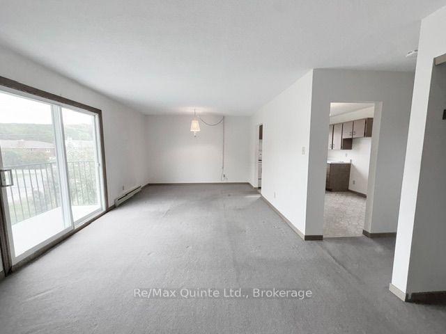 Photo 4 of Unit 3, 49 Oxford Road, Quinte West, Frankford Ward — HOMEH