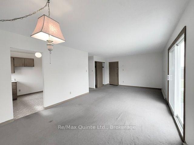 Photo 5 of Unit 3, 49 Oxford Road, Quinte West, Frankford Ward — HOMEH