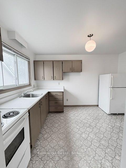 Photo 10 of Unit 3, 49 Oxford Road, Quinte West, Frankford Ward — HOMEH