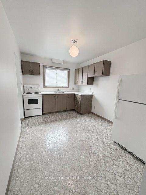 Photo 11 of Unit 3, 49 Oxford Road, Quinte West, Frankford Ward — HOMEH