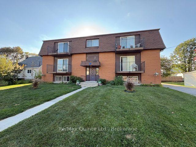 Photo 2 of Unit 3, 49 Oxford Road, Quinte West, Frankford Ward — HOMEH