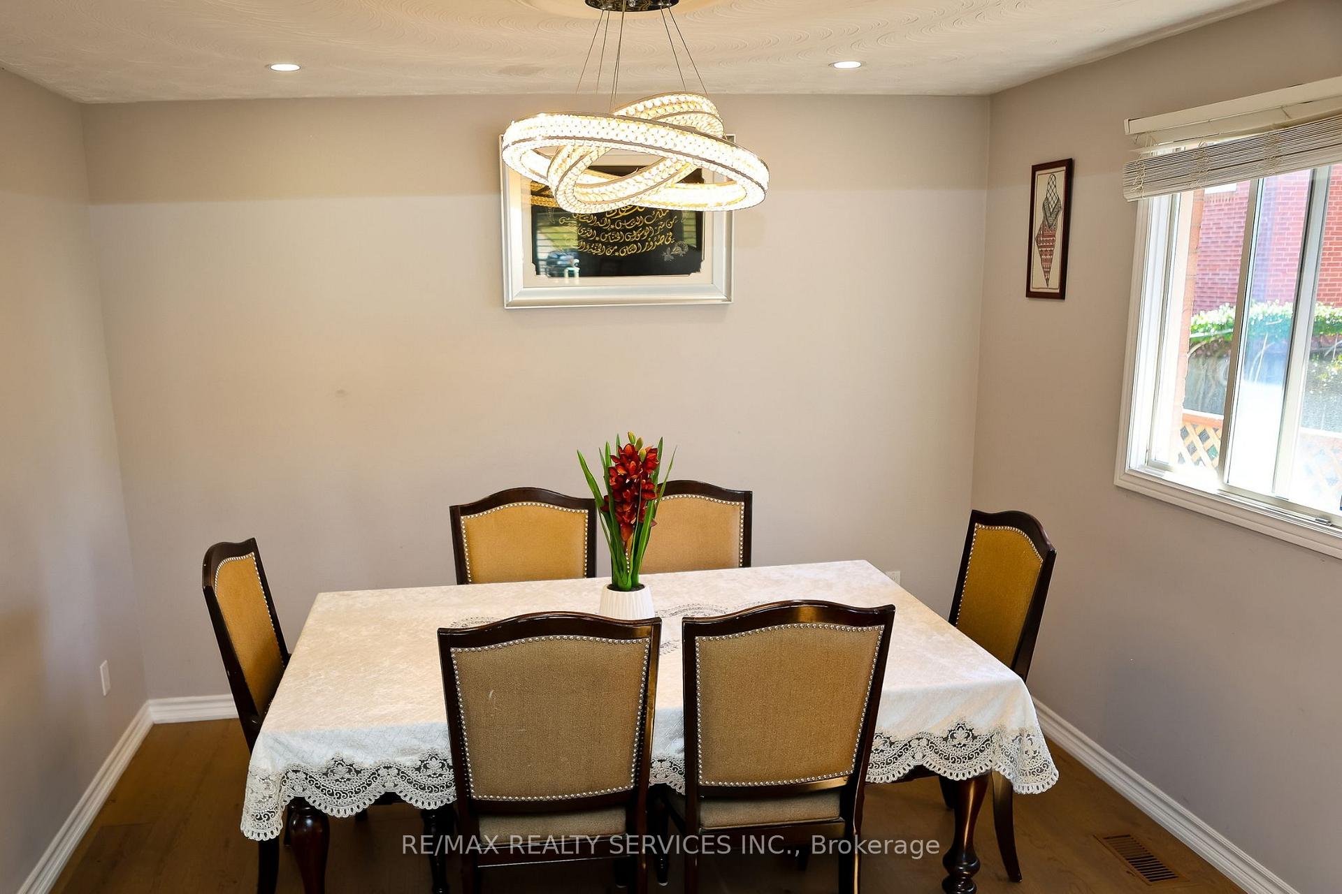 Photo 11 of 177 Sirente Drive, Hamilton, Crerar — HOMEH