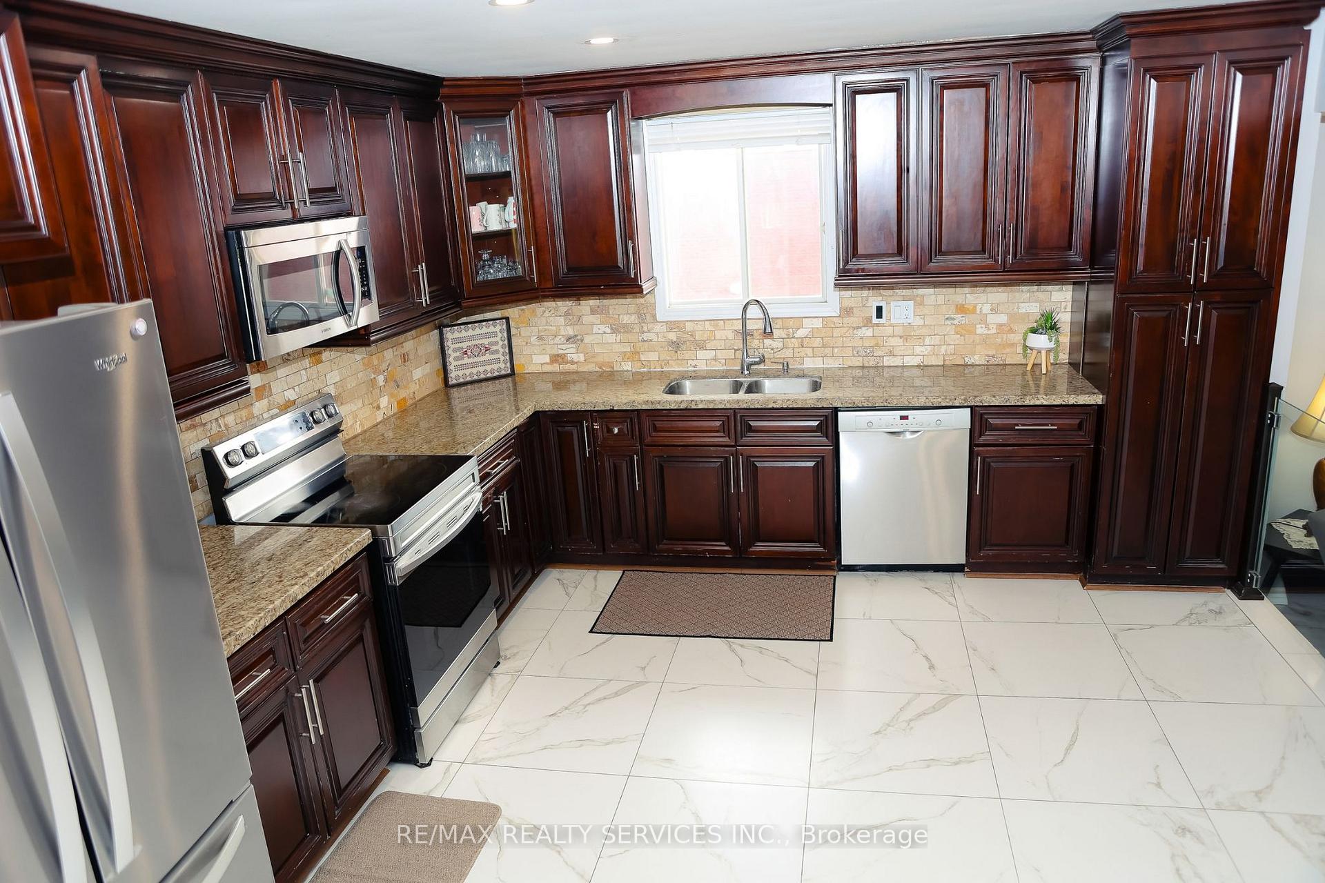 Photo 15 of 177 Sirente Drive, Hamilton, Crerar — HOMEH