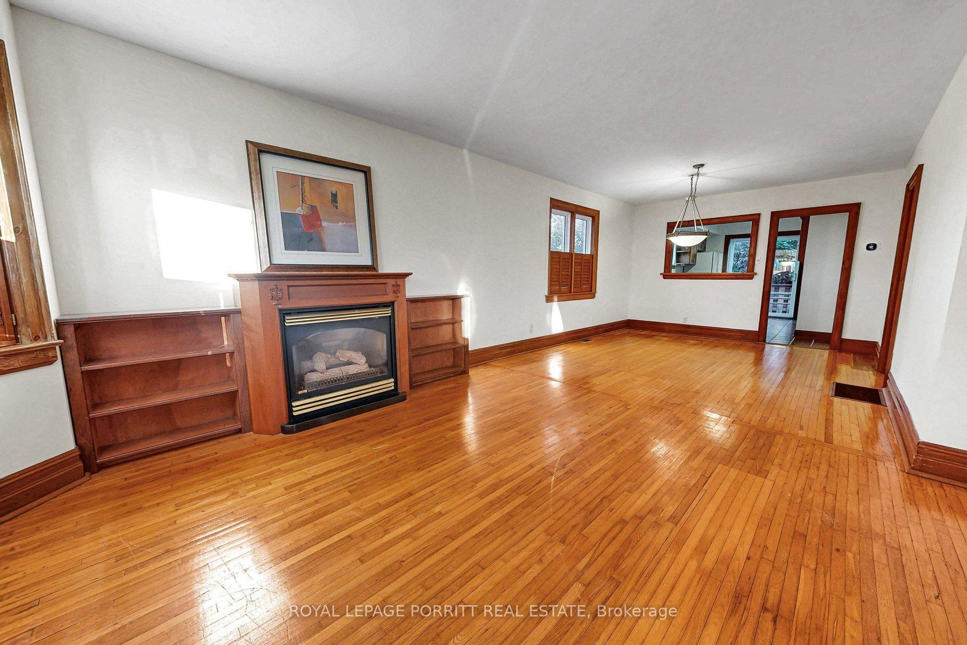 Photo 5 of 51 Arcadian Circle, Etobicoke, Long Branch — HOMEH
