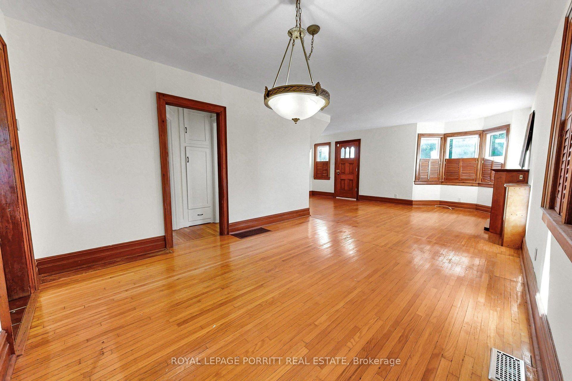 Photo 6 of 51 Arcadian Circle, Etobicoke, Long Branch — HOMEH