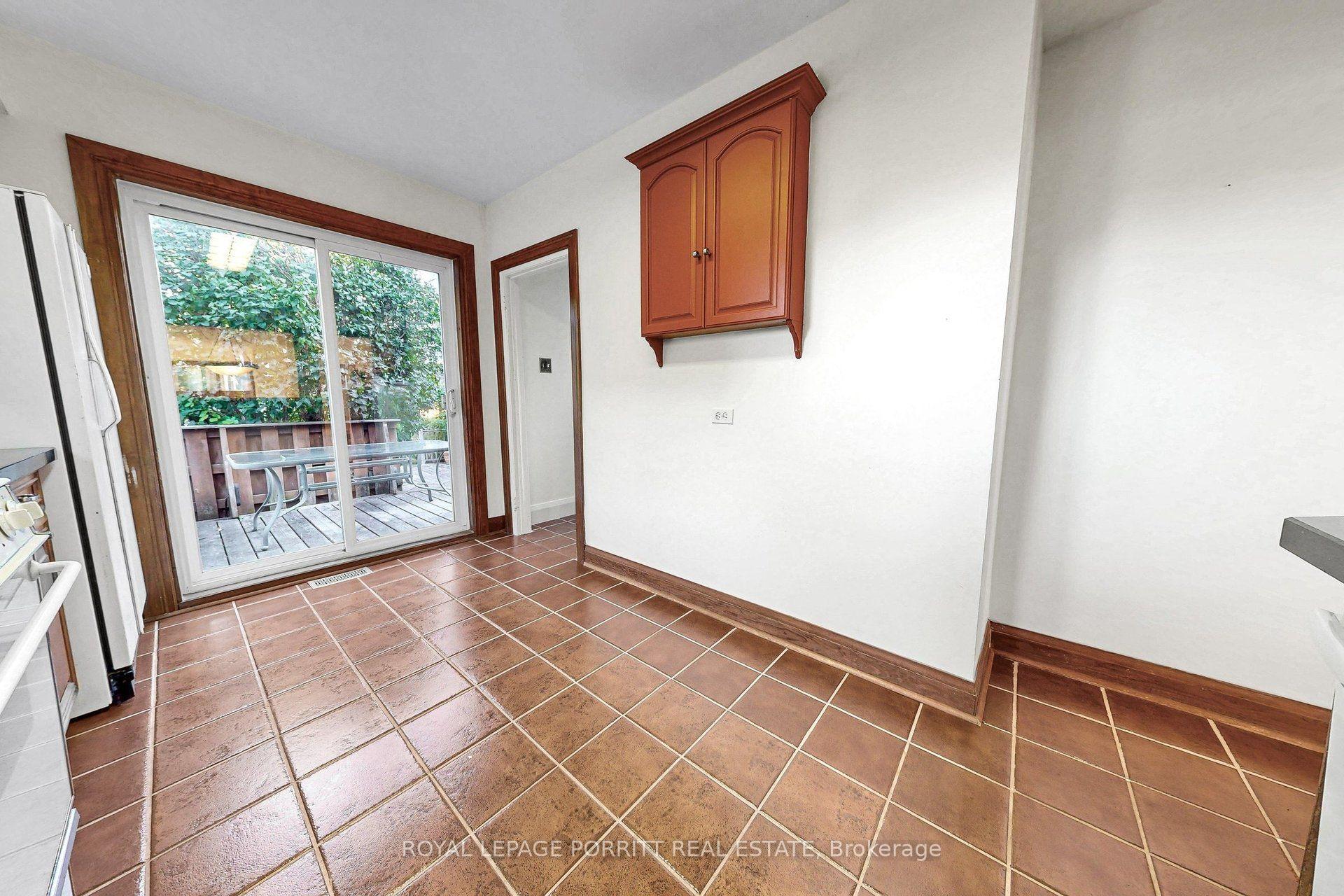 Photo 9 of 51 Arcadian Circle, Etobicoke, Long Branch — HOMEH