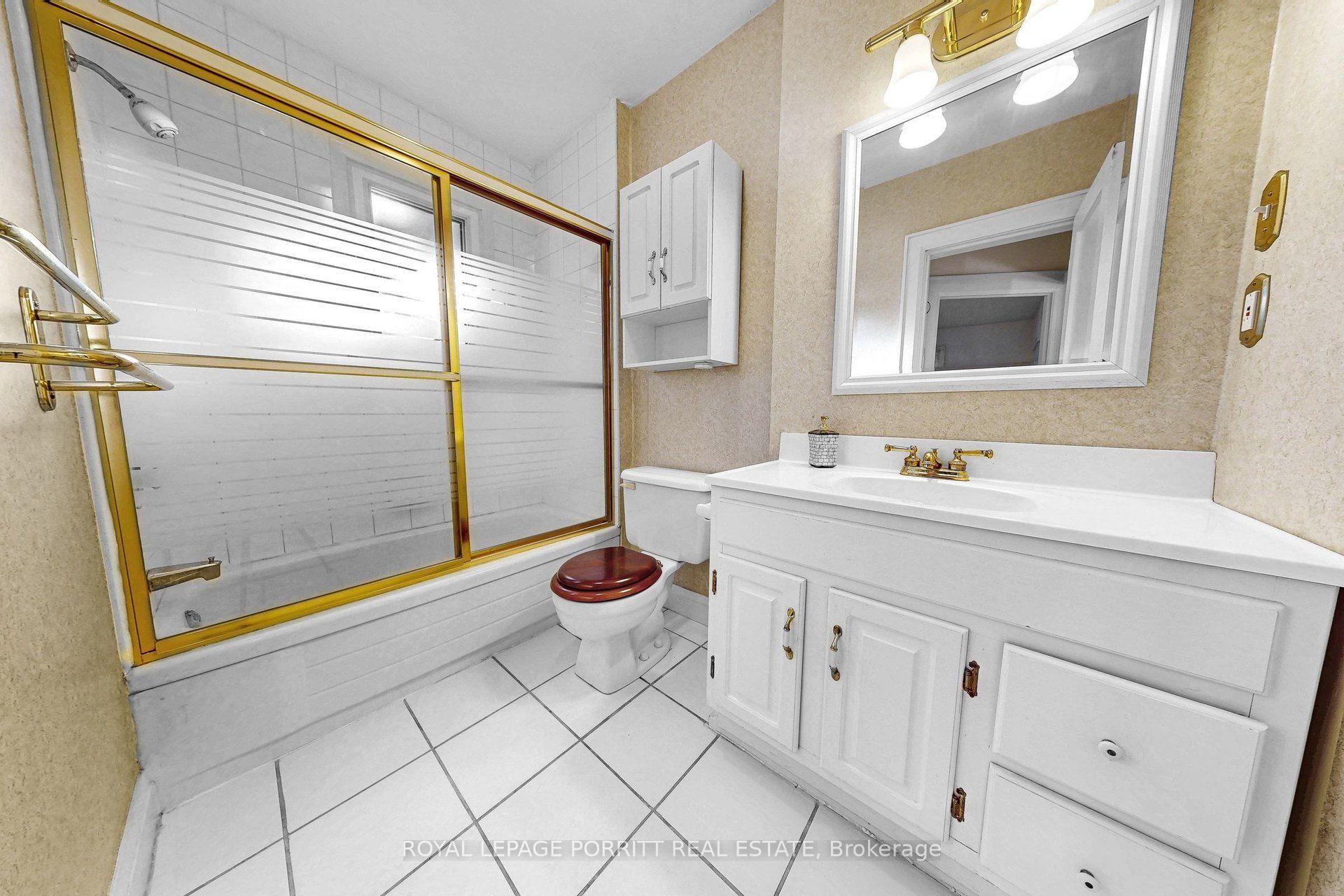 Photo 14 of 51 Arcadian Circle, Etobicoke, Long Branch — HOMEH