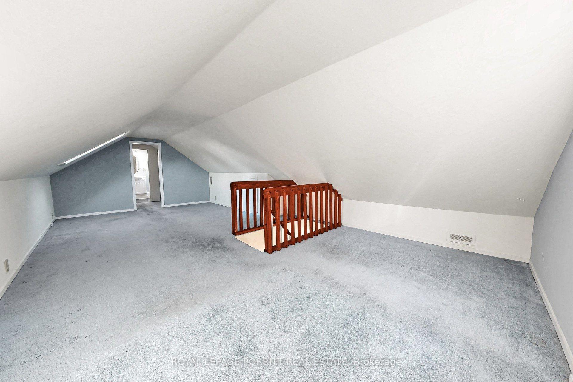 Photo 15 of 51 Arcadian Circle, Etobicoke, Long Branch — HOMEH