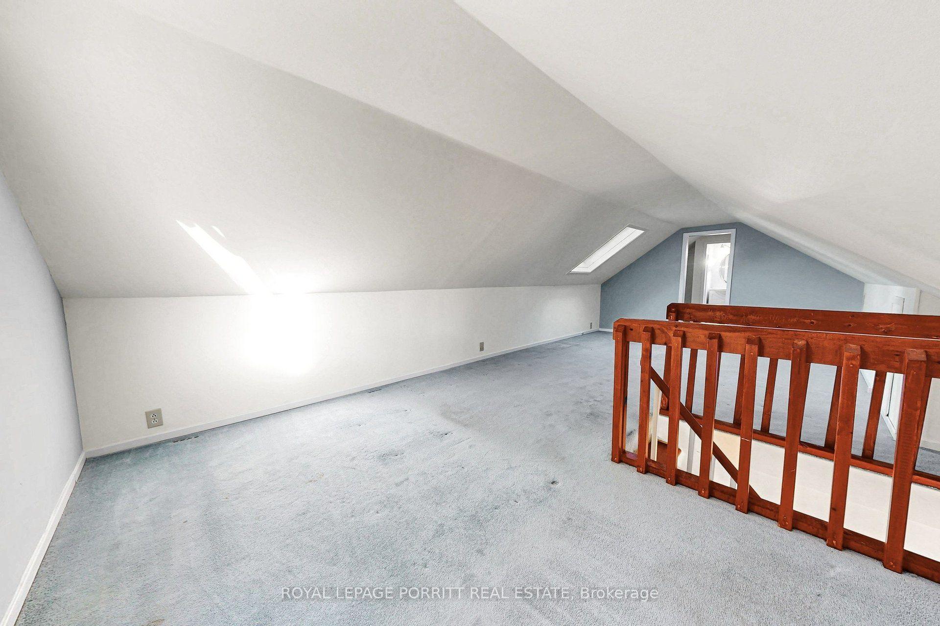 Photo 16 of 51 Arcadian Circle, Etobicoke, Long Branch — HOMEH