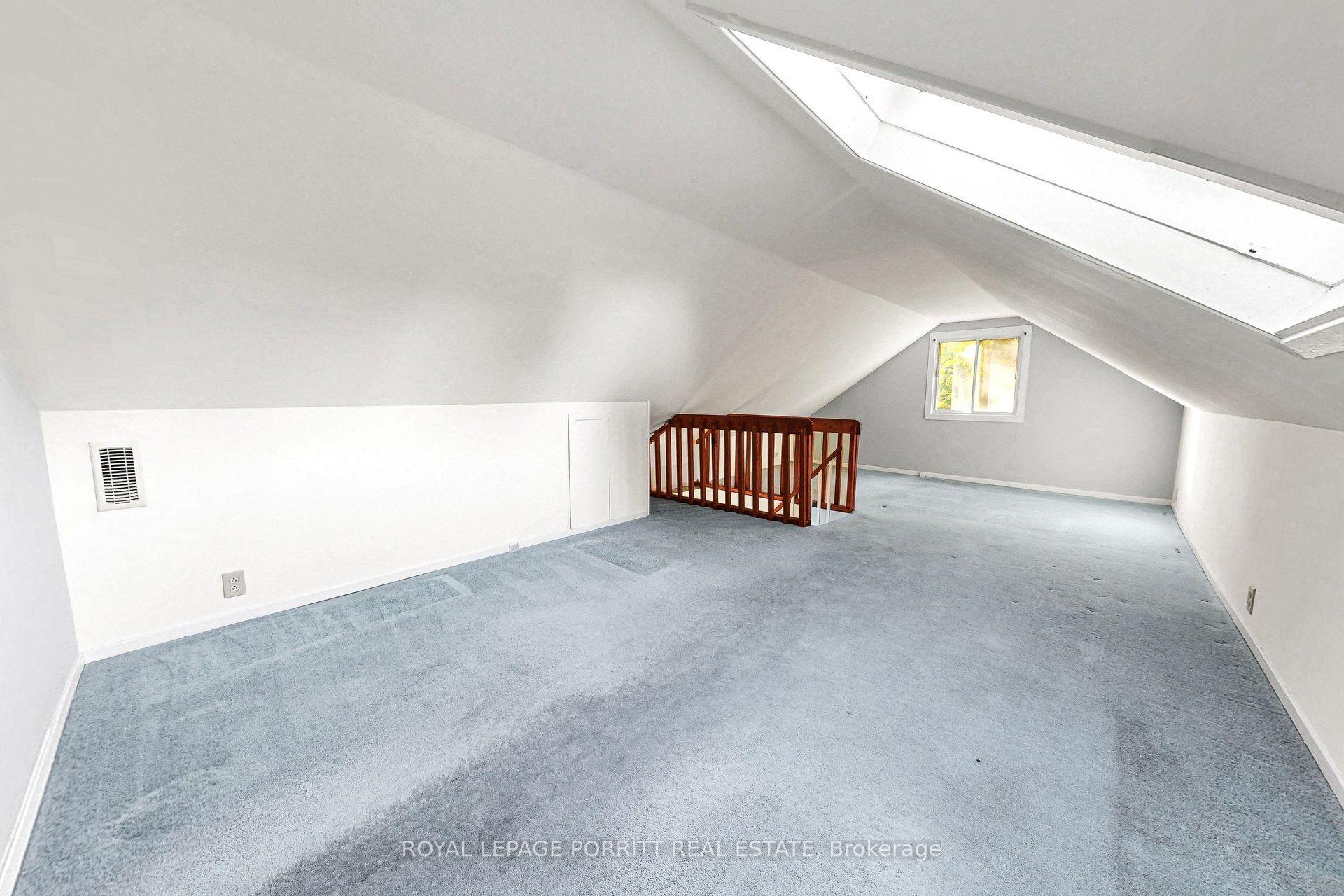 Photo 17 of 51 Arcadian Circle, Etobicoke, Long Branch — HOMEH