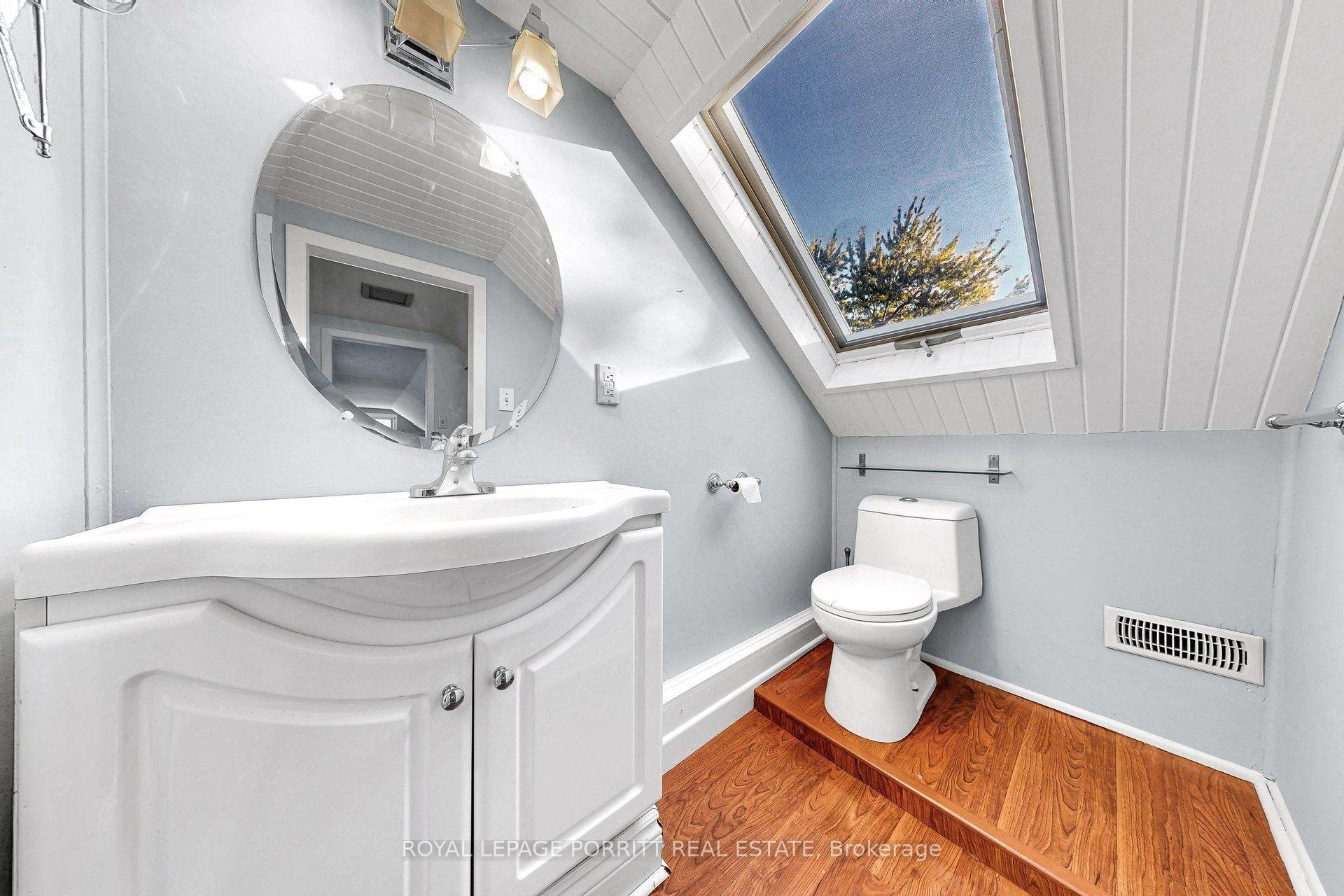 Photo 19 of 51 Arcadian Circle, Etobicoke, Long Branch — HOMEH