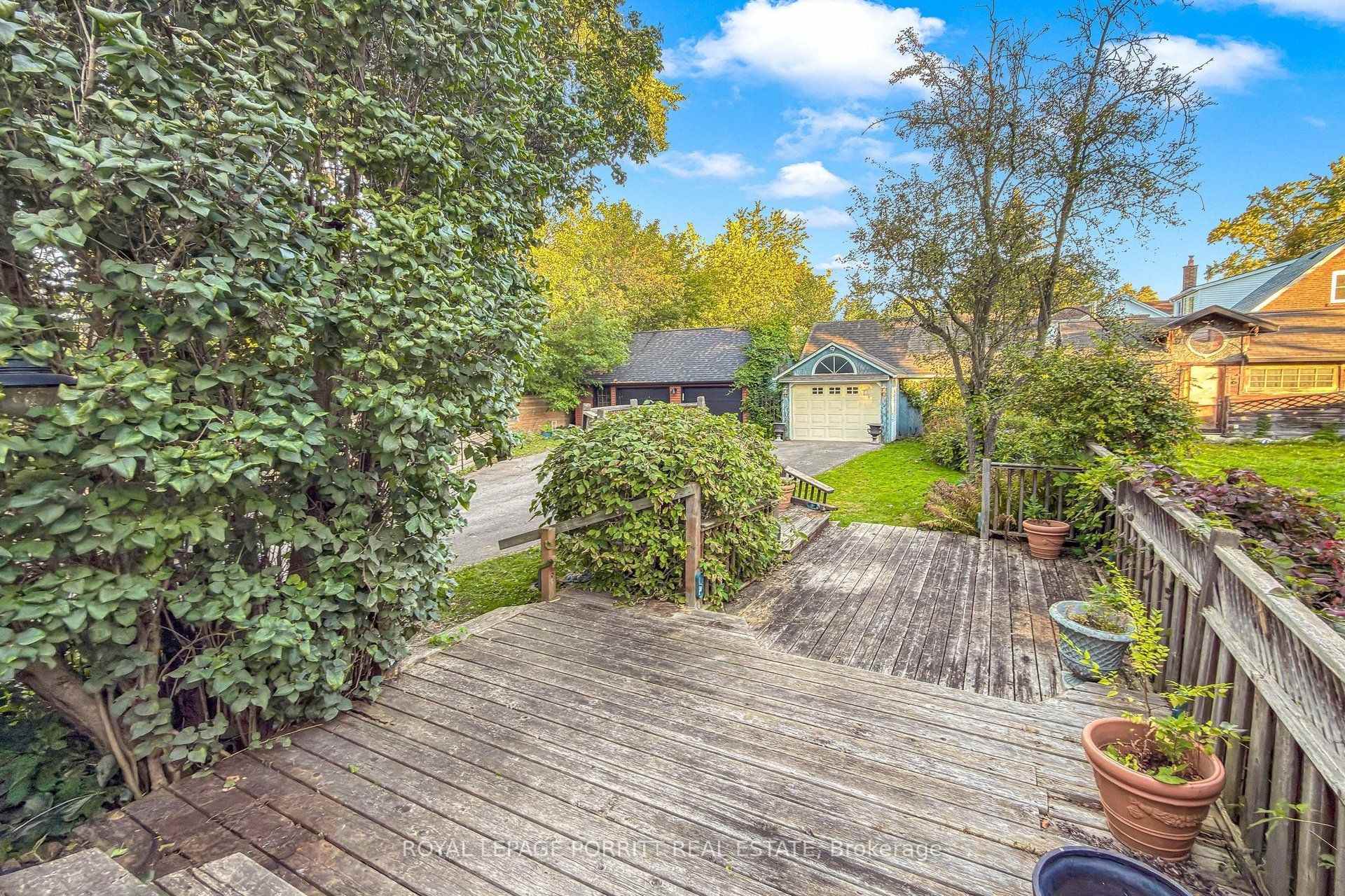 Photo 22 of 51 Arcadian Circle, Etobicoke, Long Branch — HOMEH