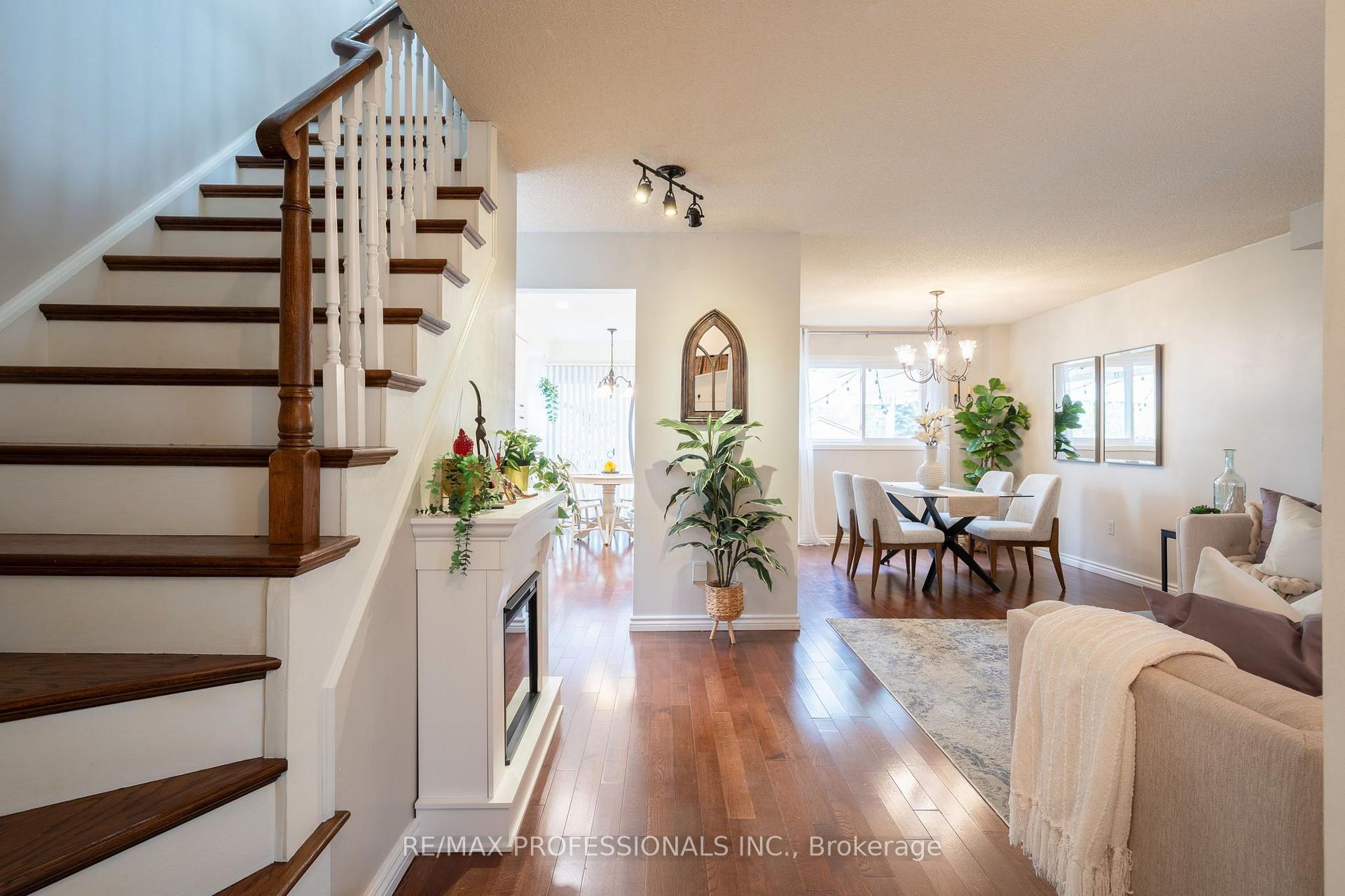 Photo 5 of 36 Millington Crescent, Ajax, Central — HOMEH