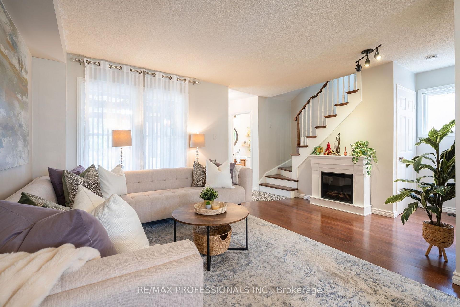 Photo 6 of 36 Millington Crescent, Ajax, Central — HOMEH