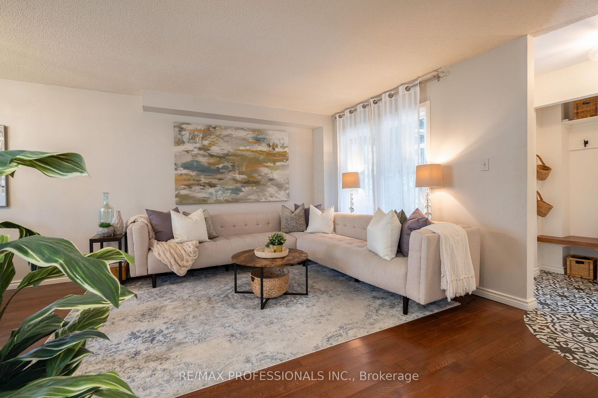 Photo 13 of 36 Millington Crescent, Ajax, Central — HOMEH