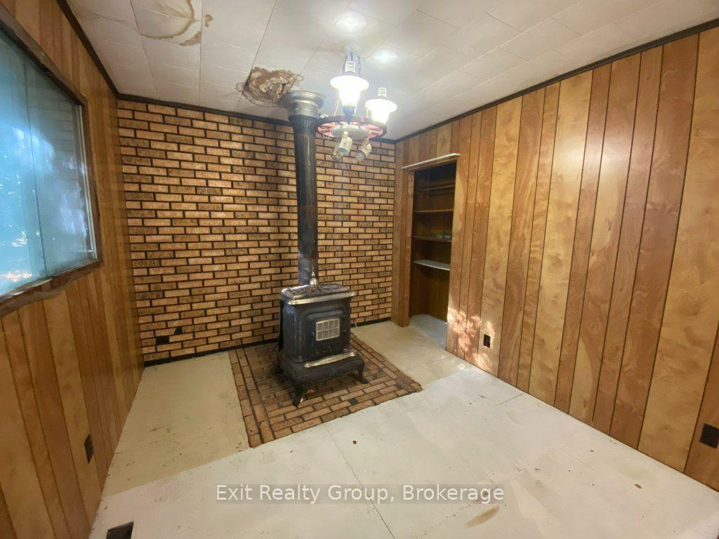 Photo 5 of 553 Murray Street, Quinte West, Murray Ward — HOMEH