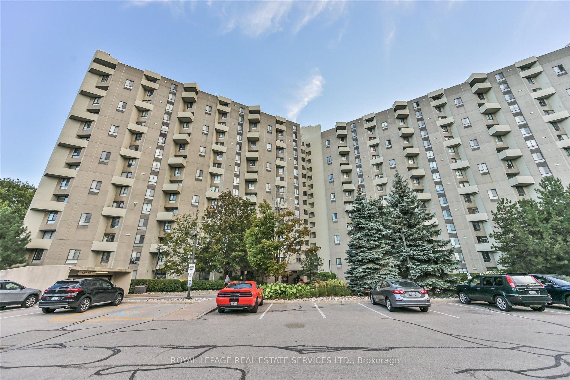 Photo 4 of Unit E1, 284 Mill Road, Etobicoke, Markland Wood — HOMEH