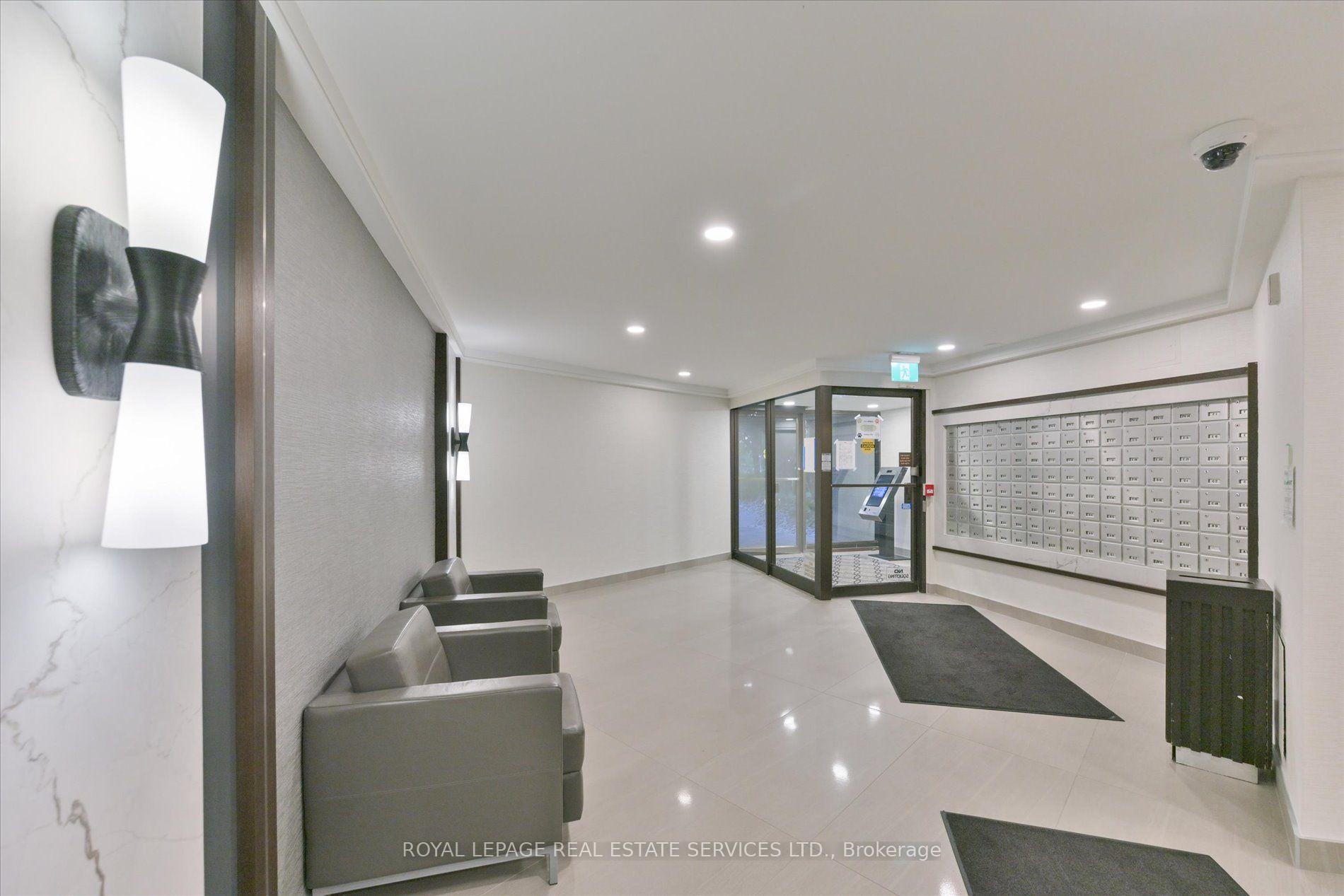 Photo 8 of Unit E1, 284 Mill Road, Etobicoke, Markland Wood — HOMEH