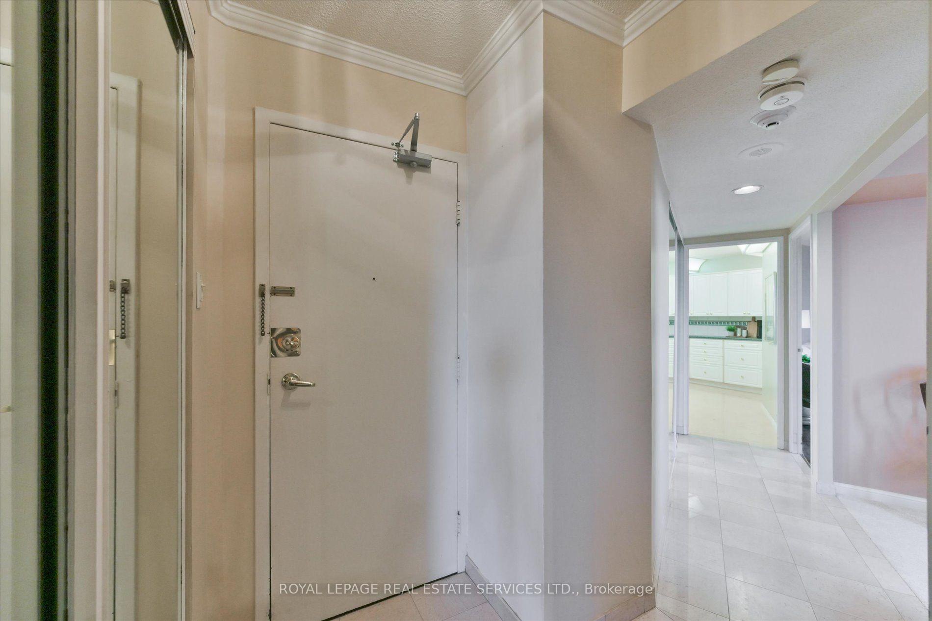 Photo 11 of Unit E1, 284 Mill Road, Etobicoke, Markland Wood — HOMEH
