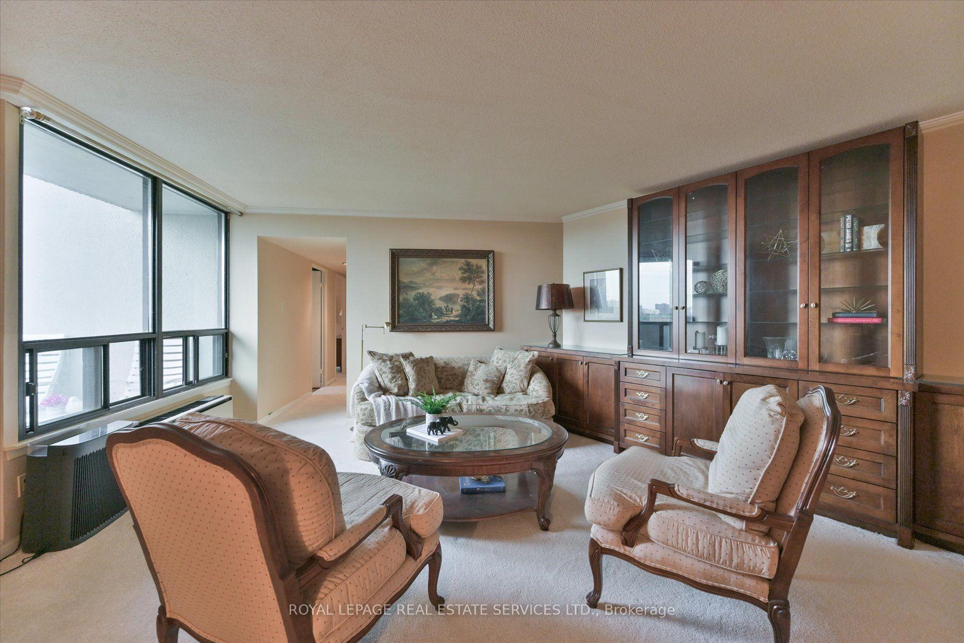 Photo 16 of Unit E1, 284 Mill Road, Etobicoke, Markland Wood — HOMEH