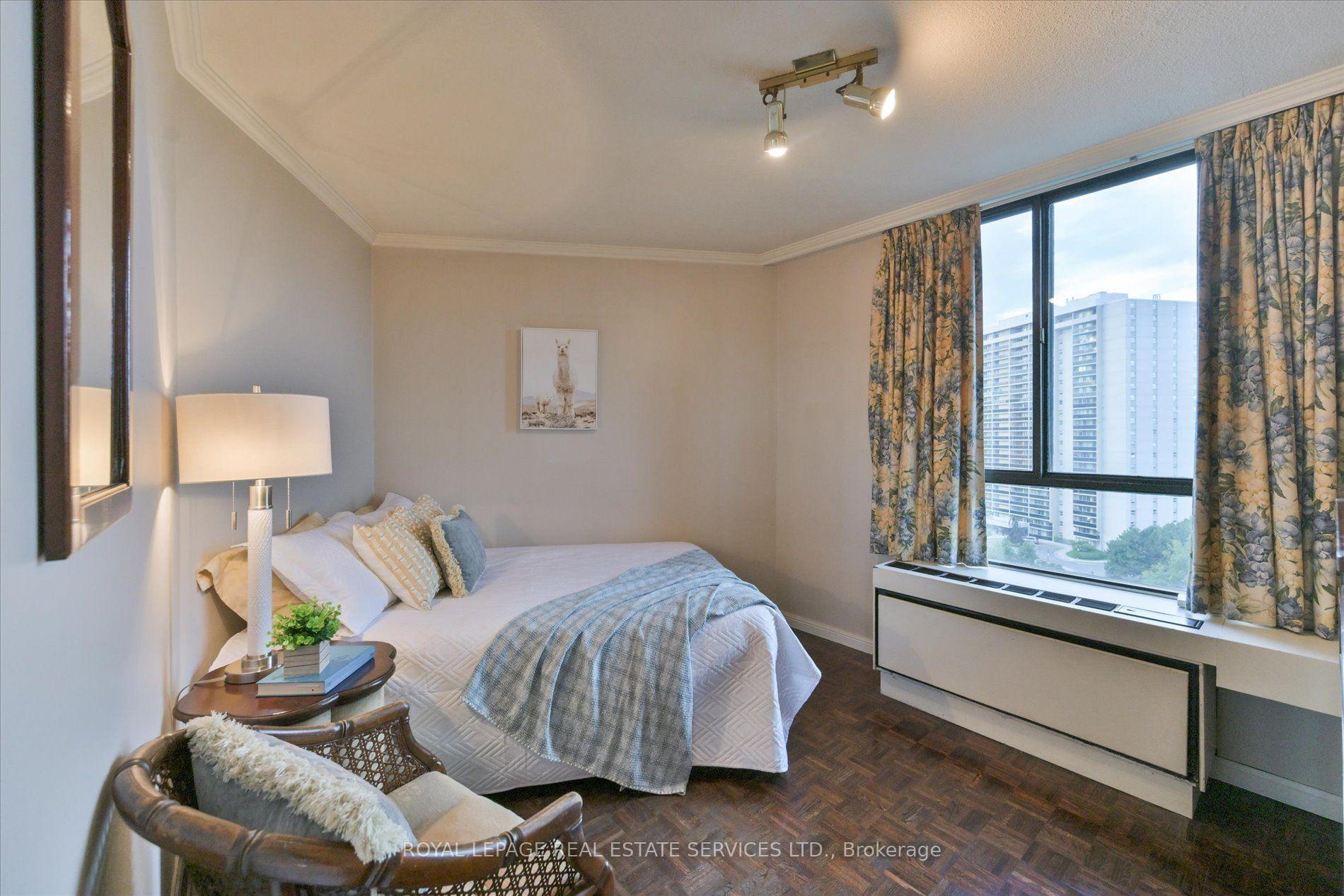 Photo 27 of Unit E1, 284 Mill Road, Etobicoke, Markland Wood — HOMEH