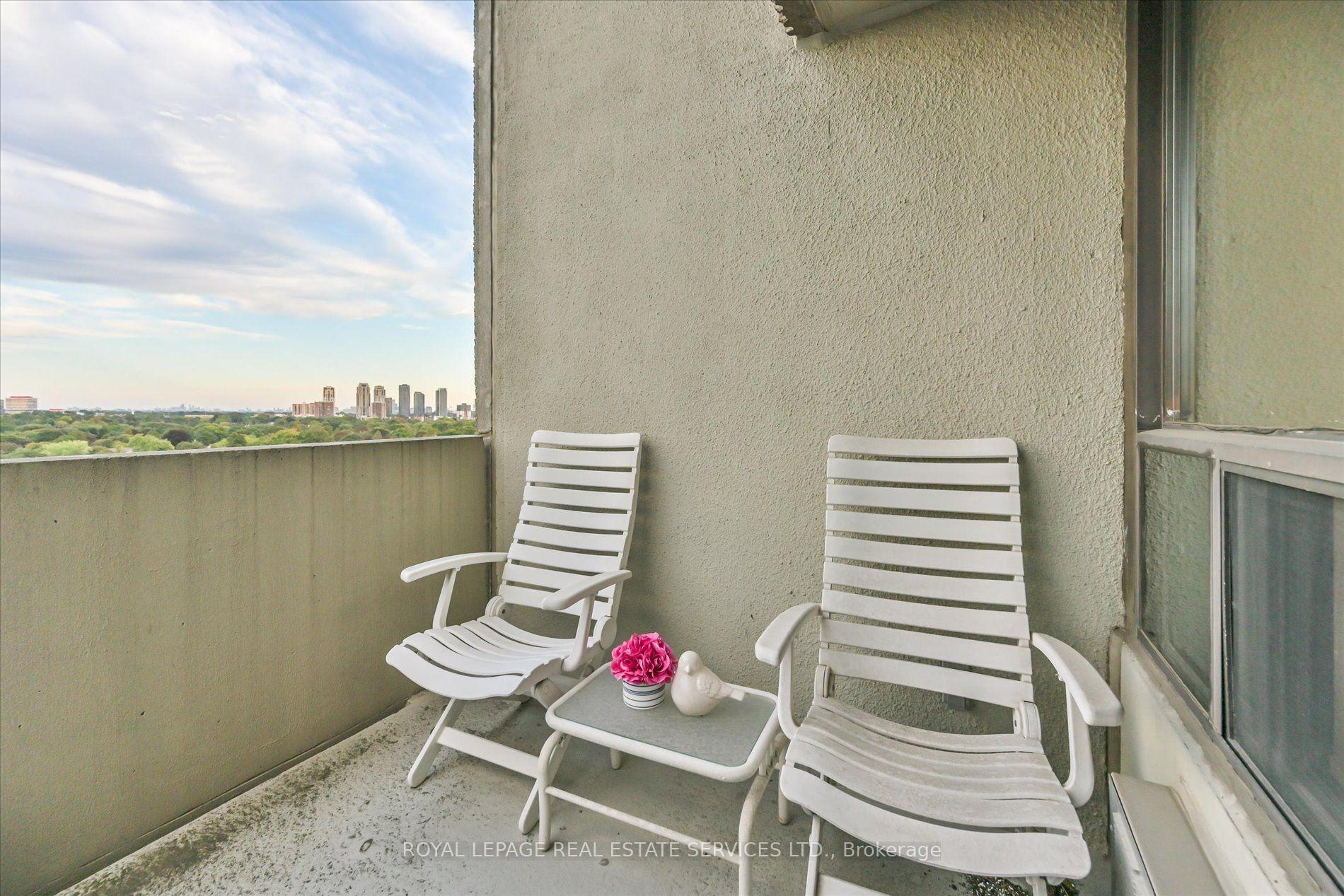 Photo 30 of Unit E1, 284 Mill Road, Etobicoke, Markland Wood — HOMEH