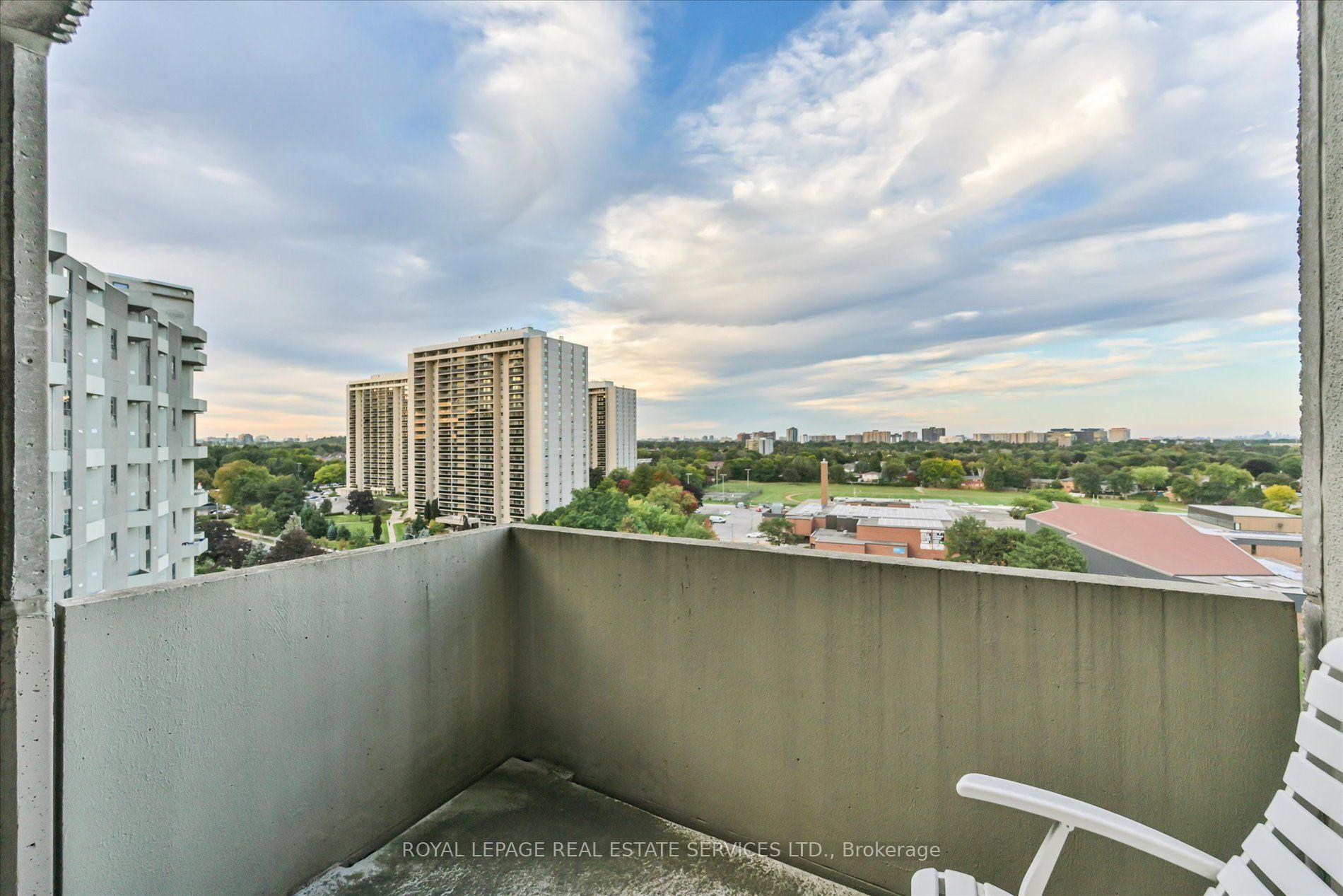 Photo 31 of Unit E1, 284 Mill Road, Etobicoke, Markland Wood — HOMEH