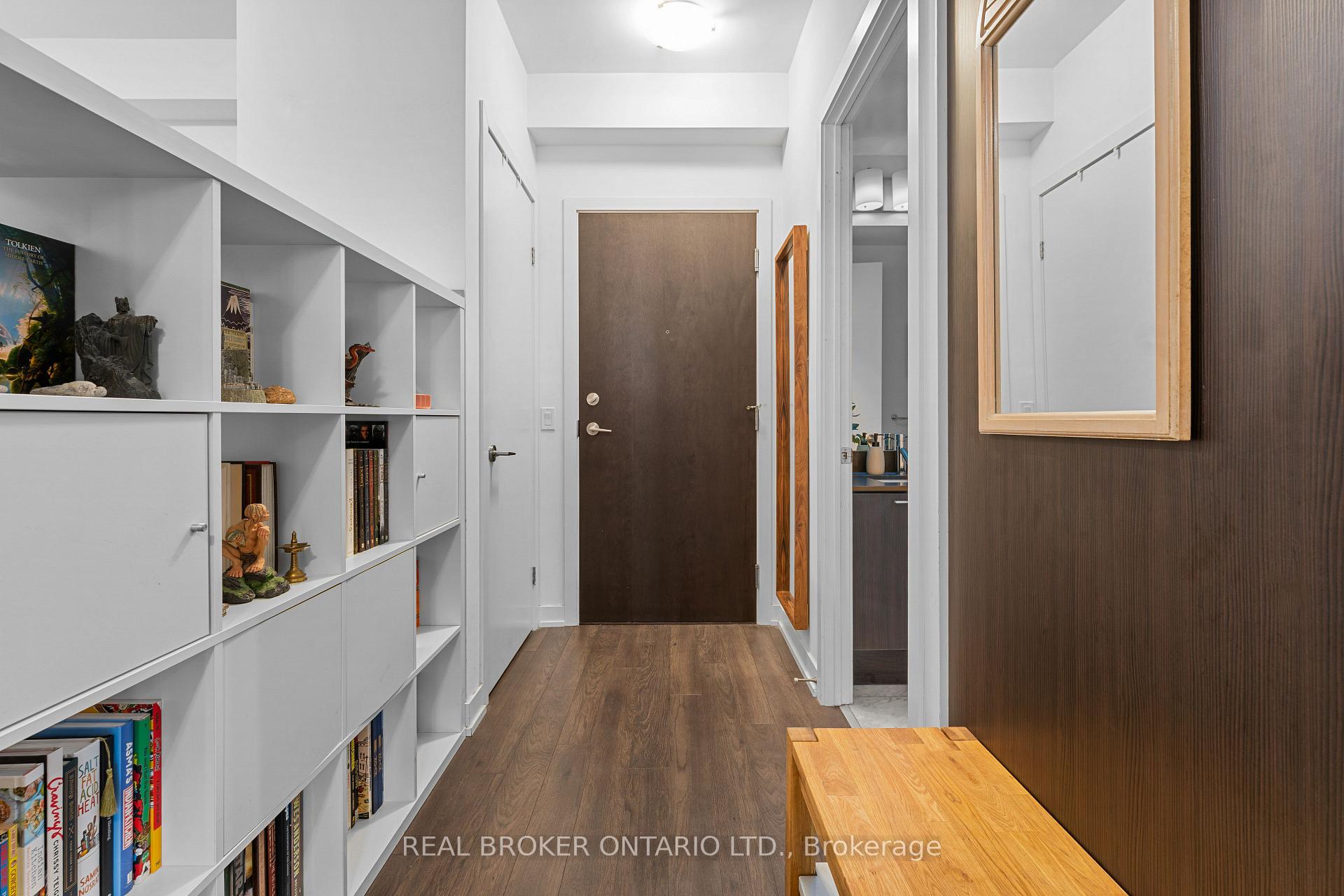 Photo 2 of Unit 405, 10 Park Lawn Road, Etobicoke, Mimico — HOMEH