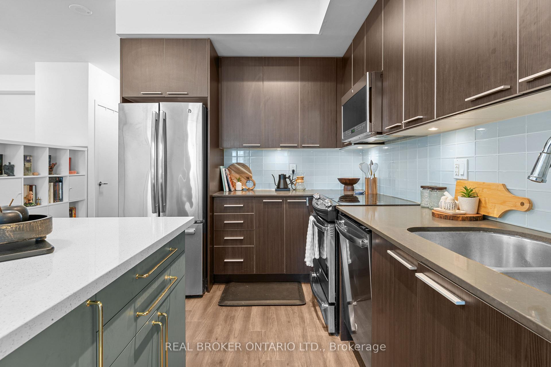 Photo 7 of Unit 405, 10 Park Lawn Road, Etobicoke, Mimico — HOMEH