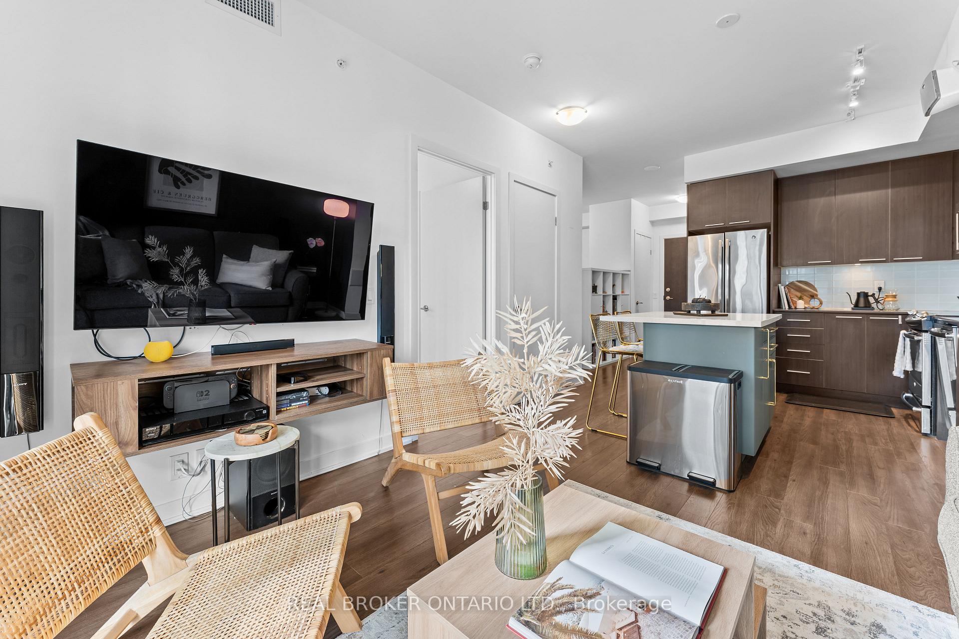 Photo 9 of Unit 405, 10 Park Lawn Road, Etobicoke, Mimico — HOMEH