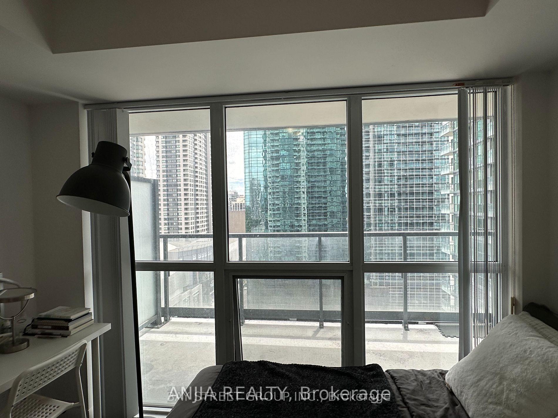 Photo 4 of Unit 1702, 5168 Yonge Street, North York, Willowdale West — HOMEH