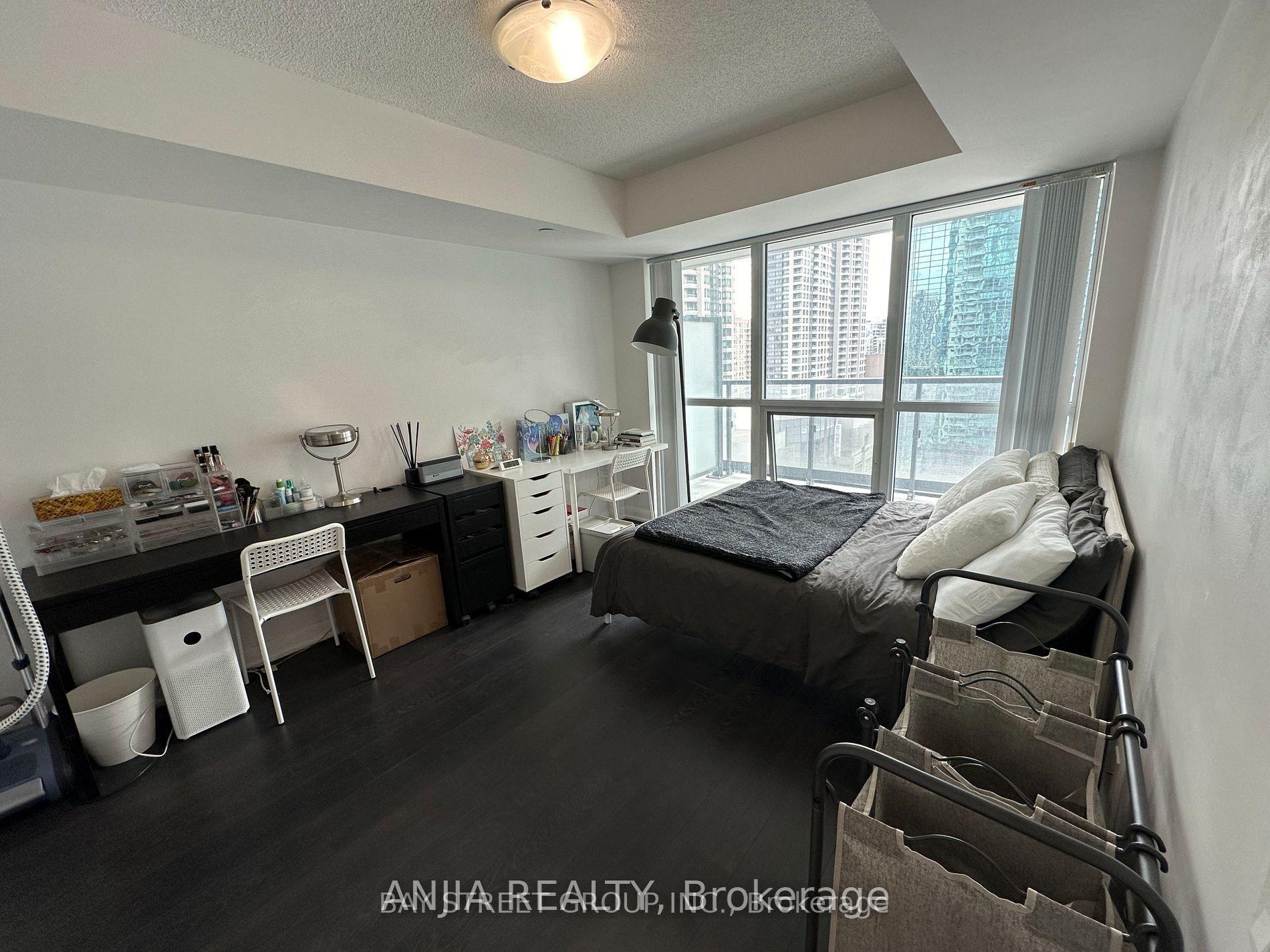 Photo 6 of Unit 1702, 5168 Yonge Street, North York, Willowdale West — HOMEH