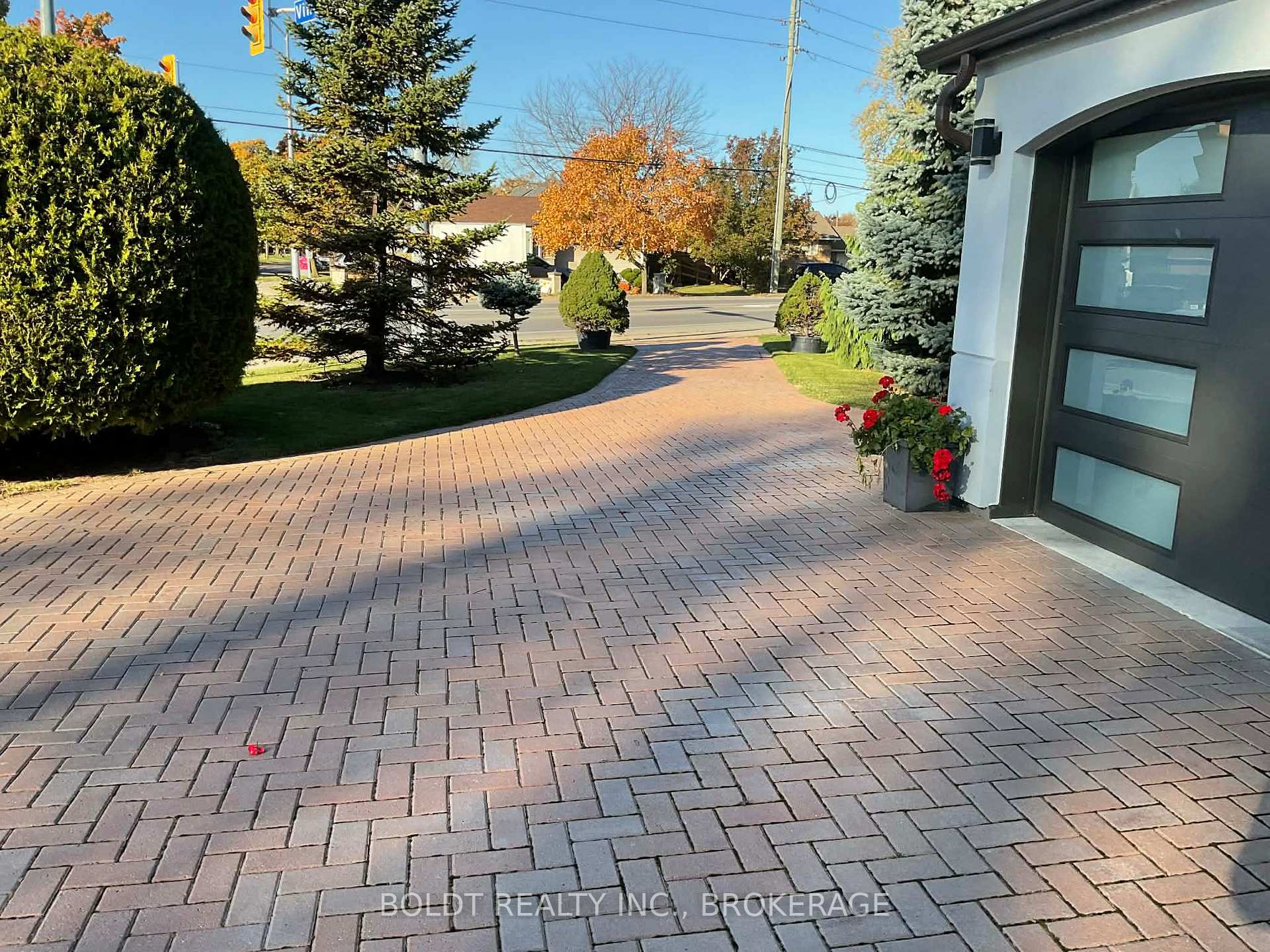 Photo 8 of 628 Vine Street, St. Catharines, Vine/Linwell — HOMEH