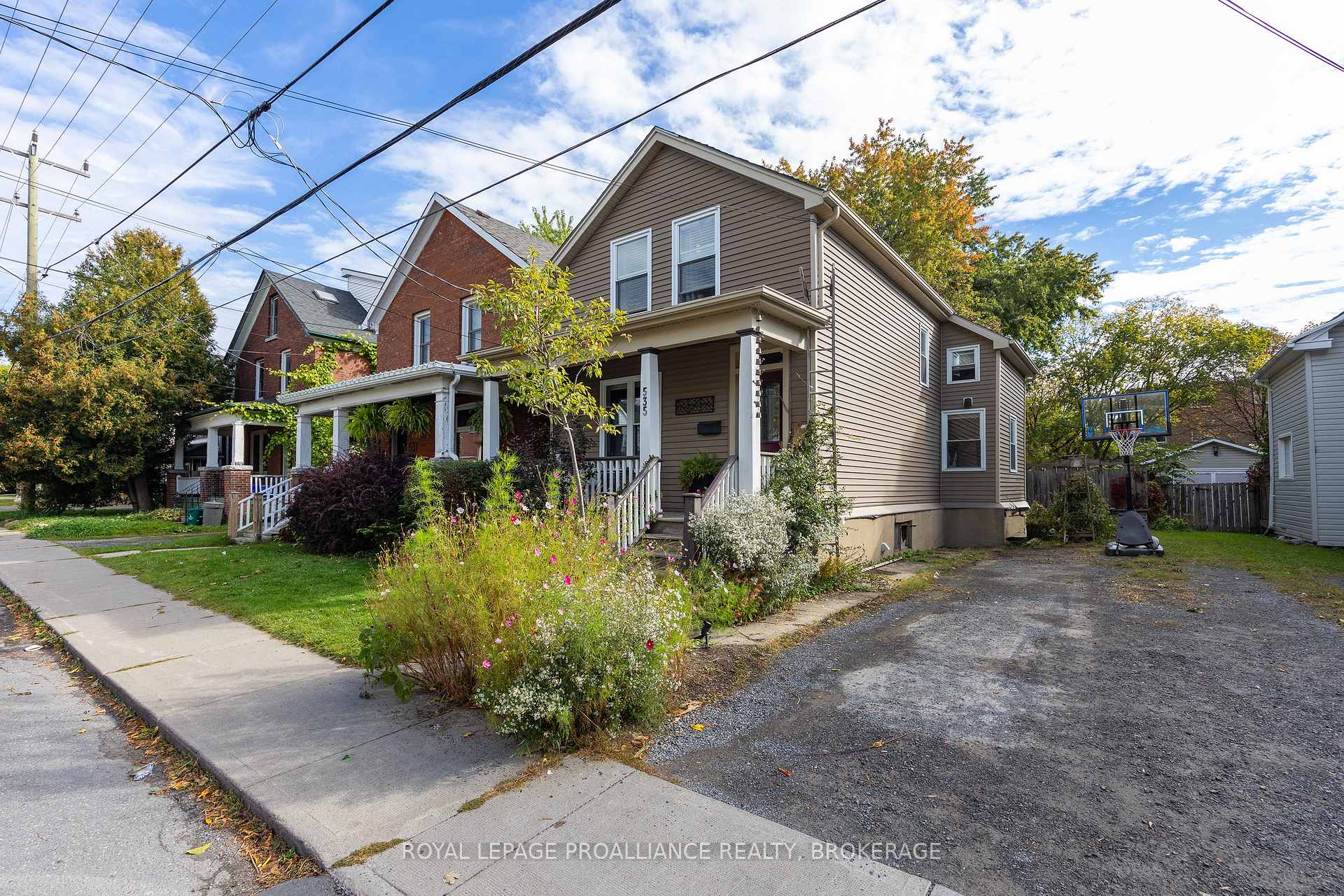 Photo 2 of 535 Albert Street, Kingston, East of Sir John A. Blvd — HOMEH