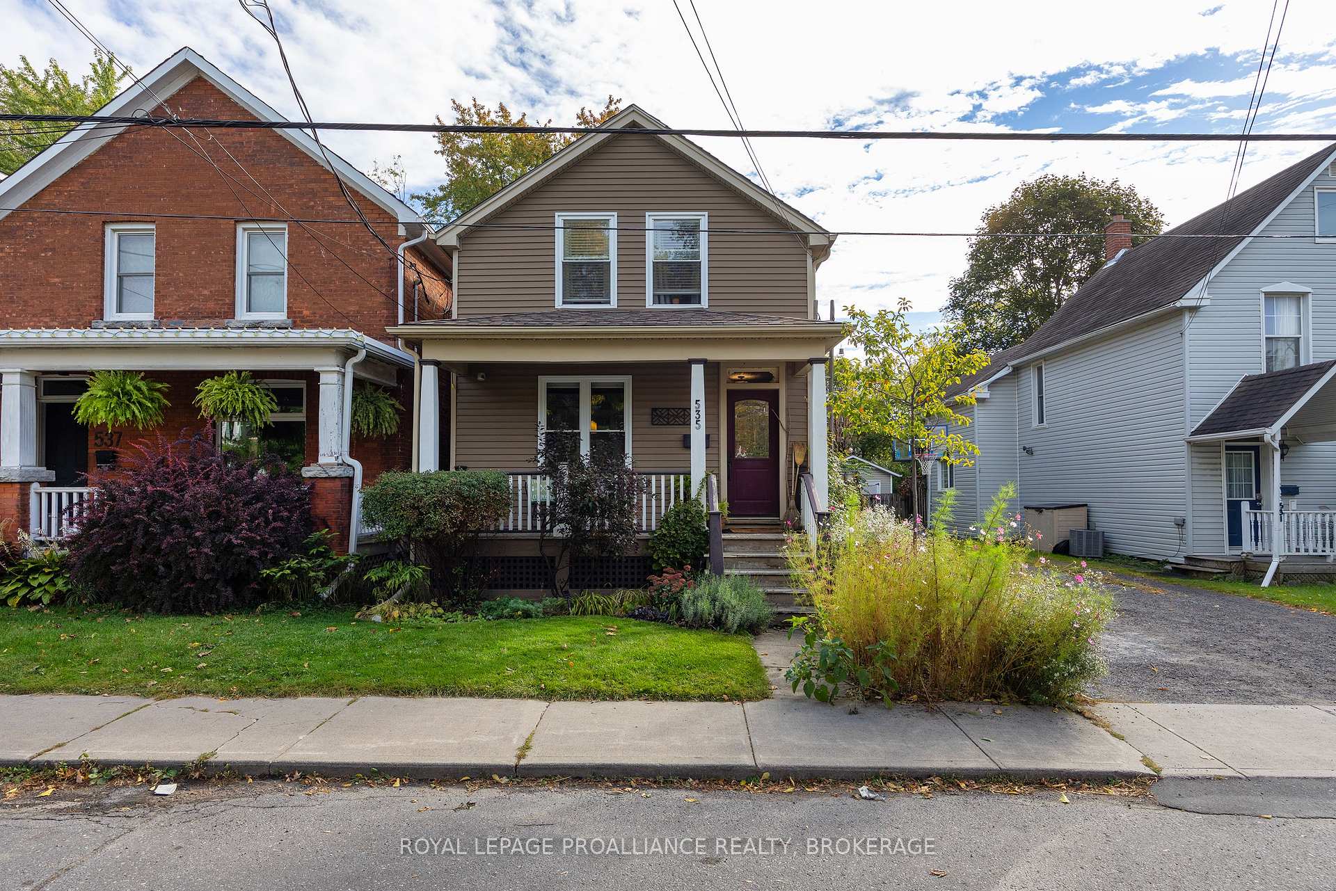 Photo 3 of 535 Albert Street, Kingston, East of Sir John A. Blvd — HOMEH