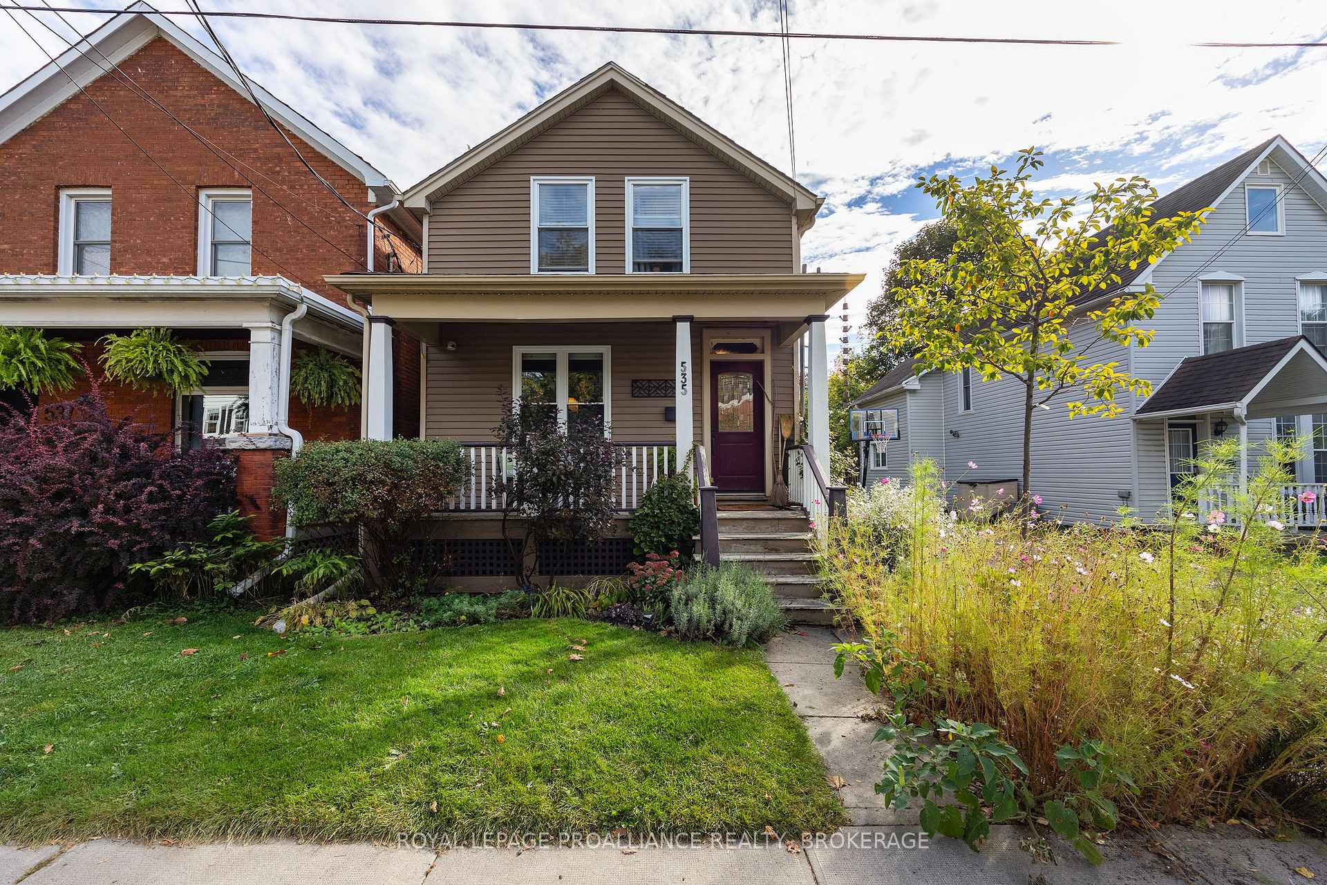Photo 4 of 535 Albert Street, Kingston, East of Sir John A. Blvd — HOMEH