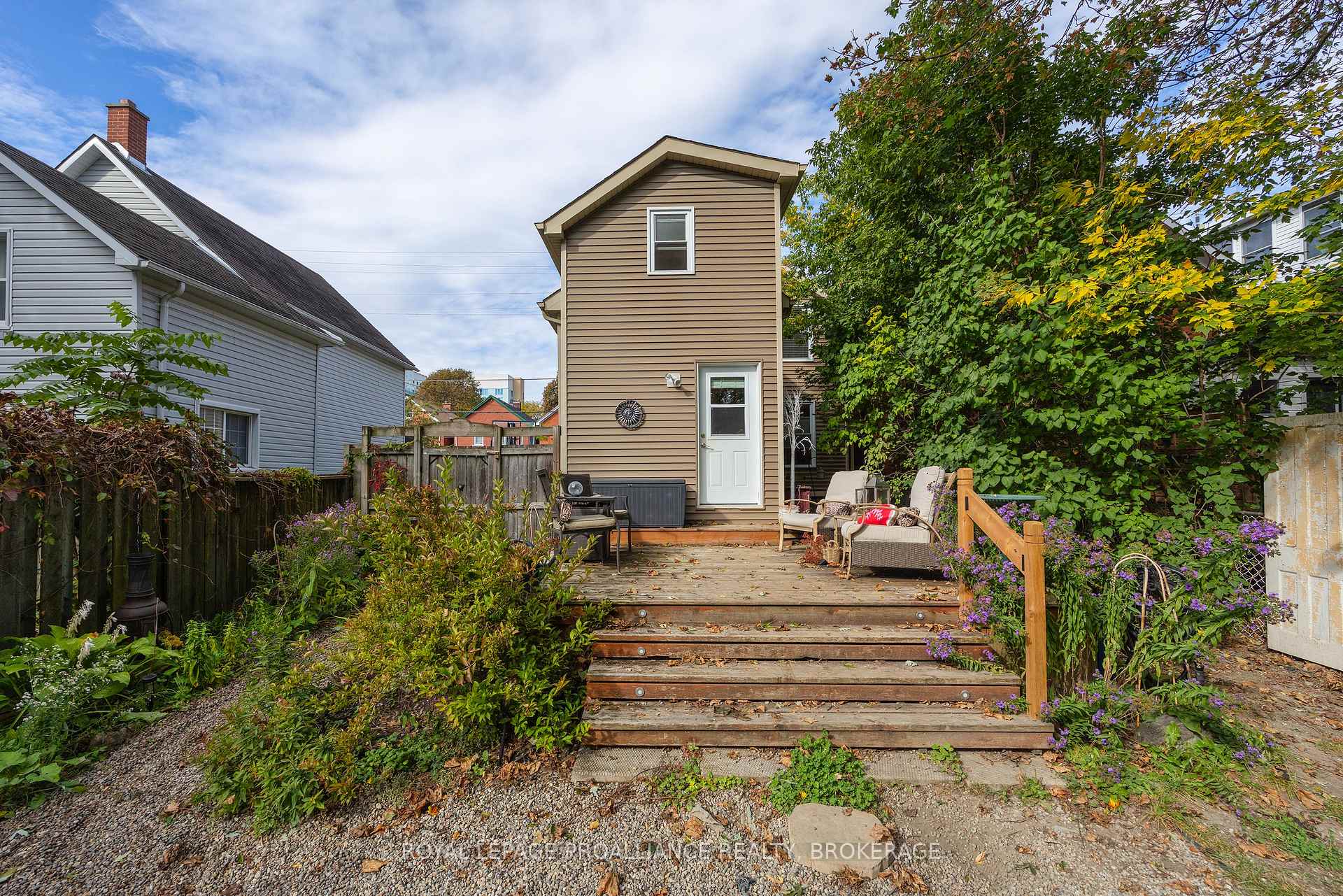 Photo 10 of 535 Albert Street, Kingston, East of Sir John A. Blvd — HOMEH