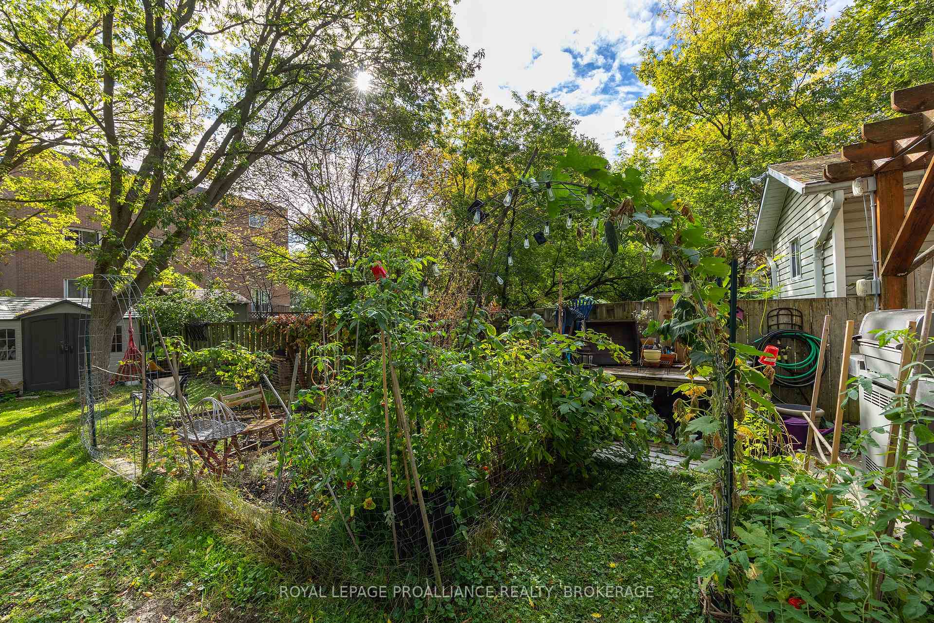Photo 17 of 535 Albert Street, Kingston, East of Sir John A. Blvd — HOMEH
