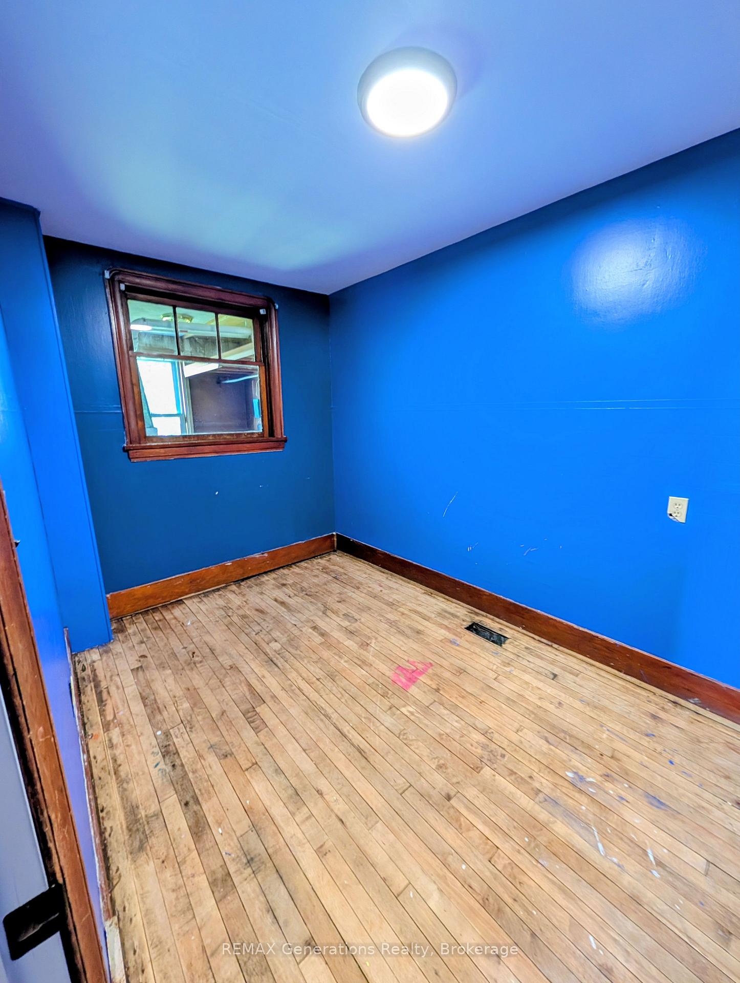 Photo 7 of 607 Mcintosh Street, Thunder Bay, East End — HOMEH