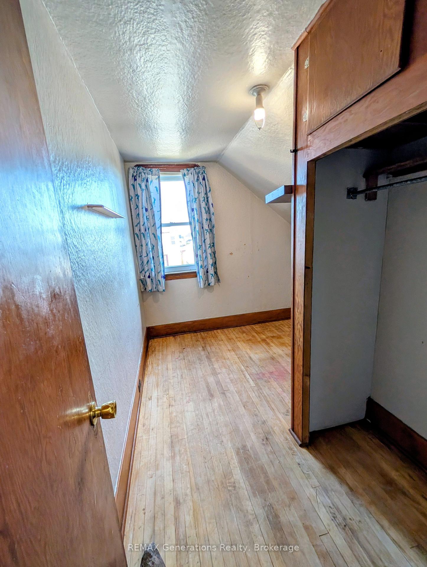 Photo 13 of 607 Mcintosh Street, Thunder Bay, East End — HOMEH