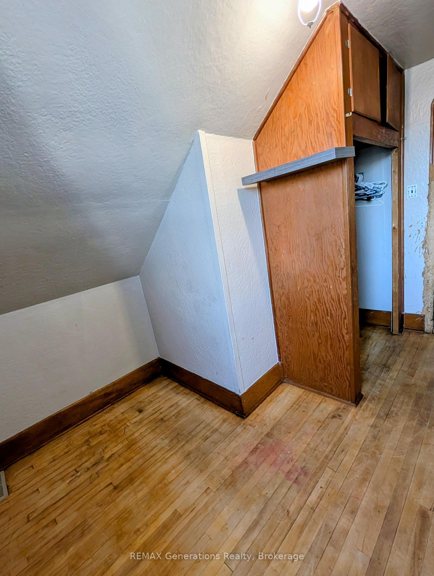 Photo 14 of 607 Mcintosh Street, Thunder Bay, East End — HOMEH
