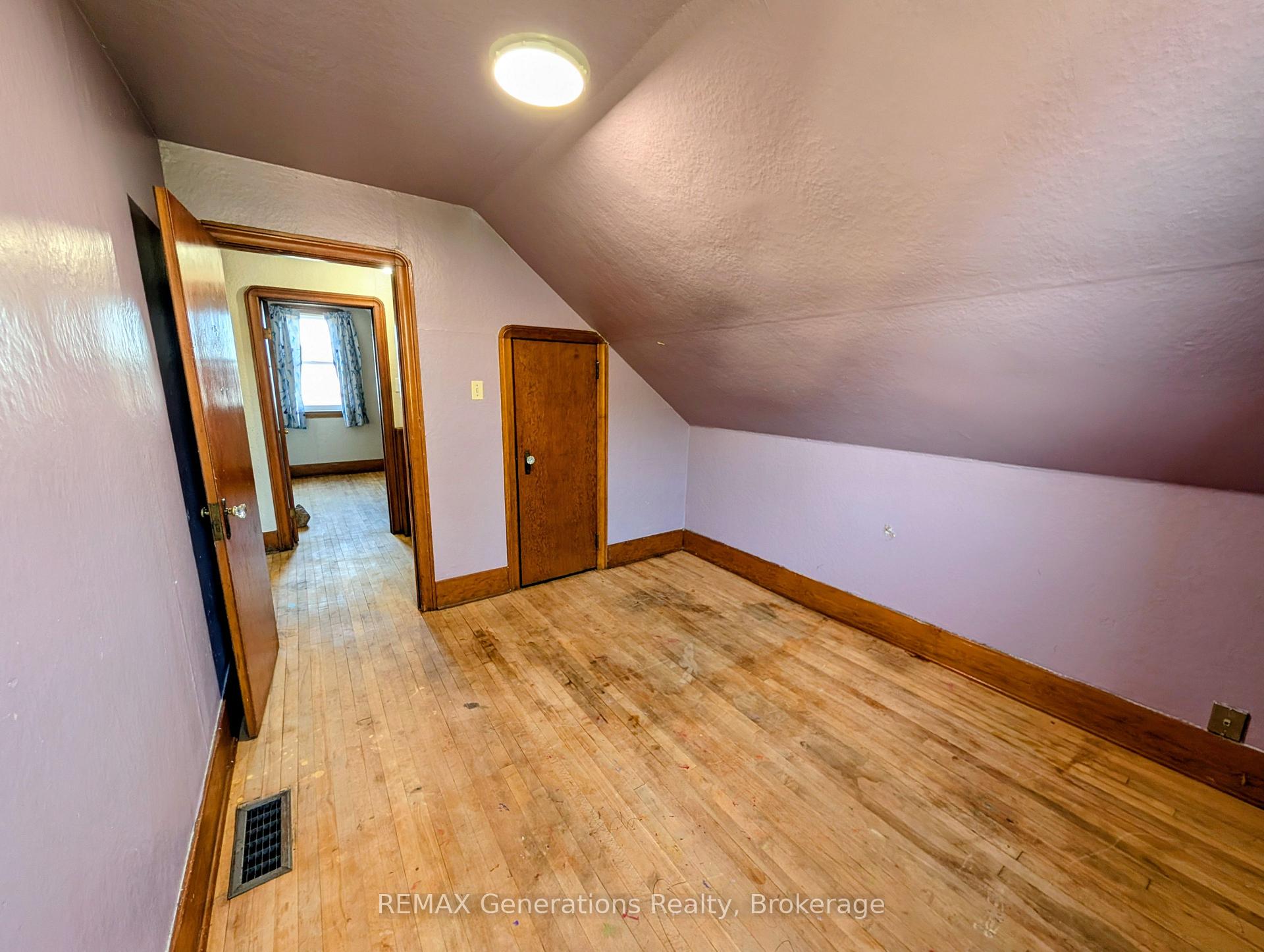 Photo 15 of 607 Mcintosh Street, Thunder Bay, East End — HOMEH