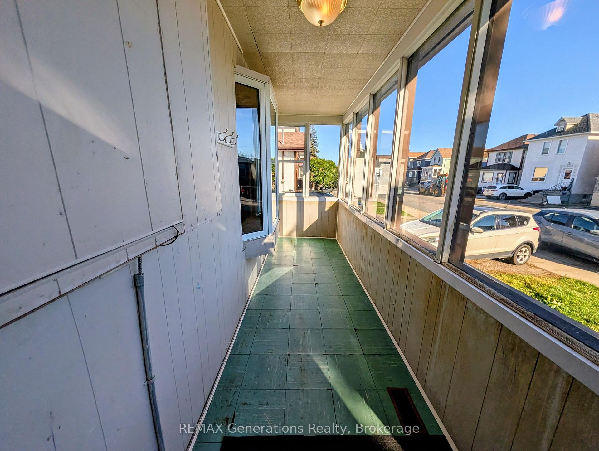 Photo 19 of 607 Mcintosh Street, Thunder Bay, East End — HOMEH