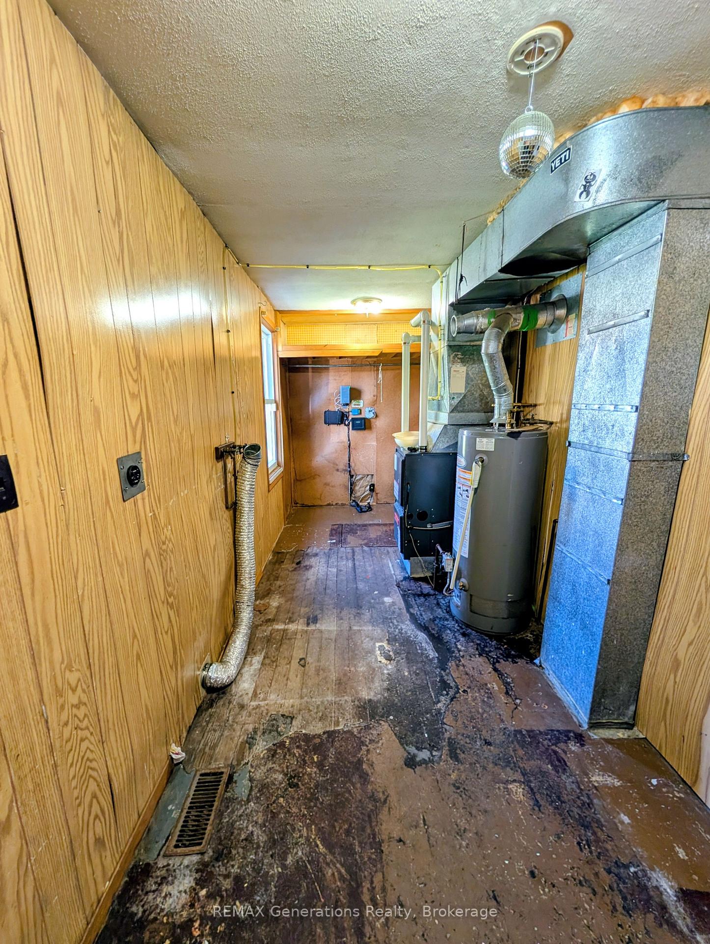 Photo 20 of 607 Mcintosh Street, Thunder Bay, East End — HOMEH