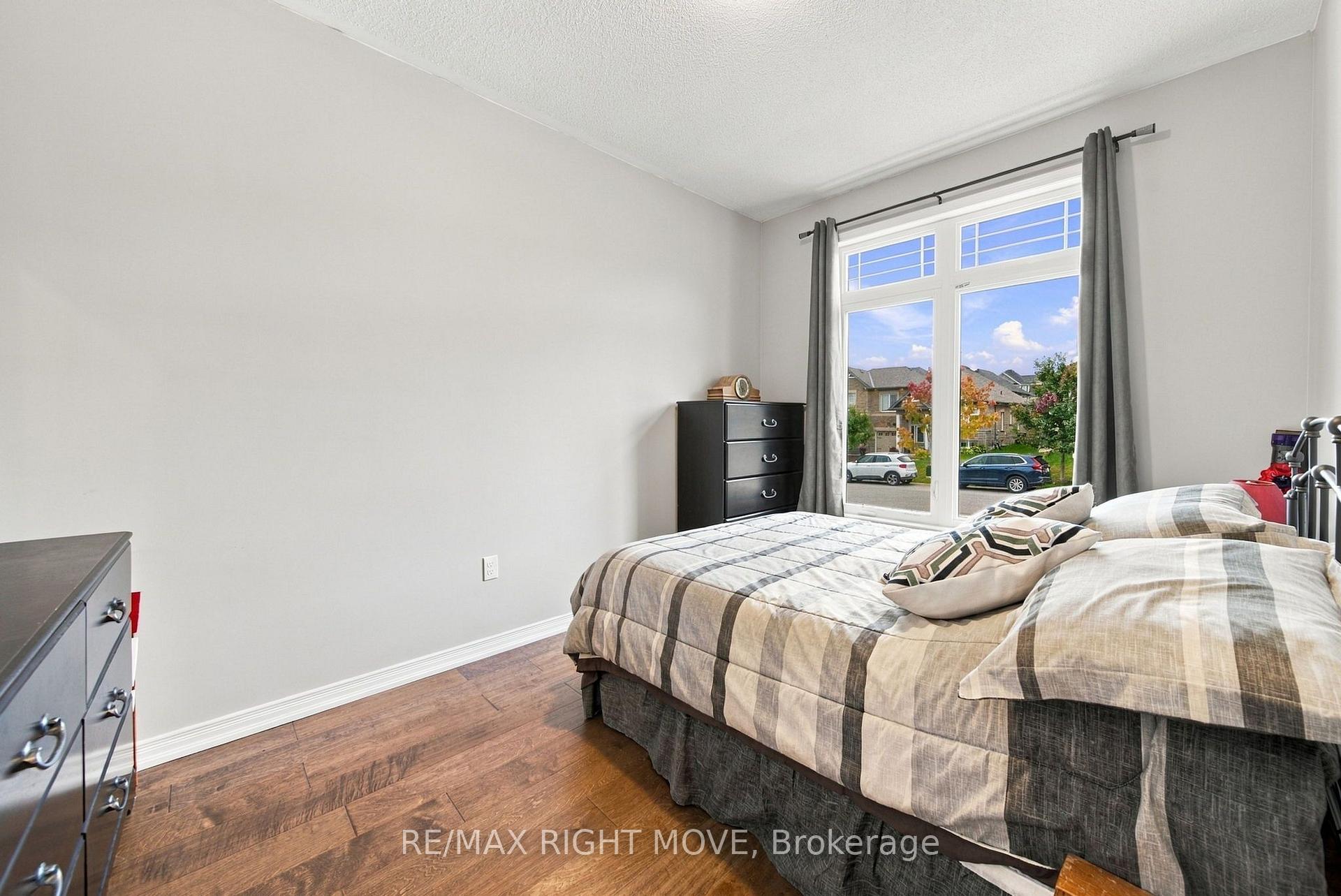 Photo 10 of 127 Isabella Drive, Orillia — HOMEH