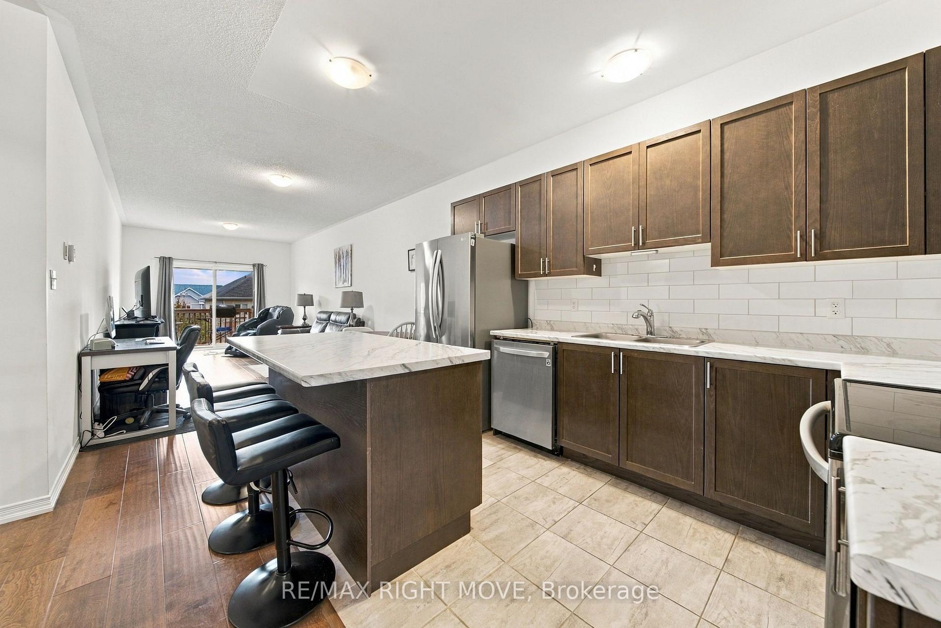 Photo 16 of 127 Isabella Drive, Orillia — HOMEH