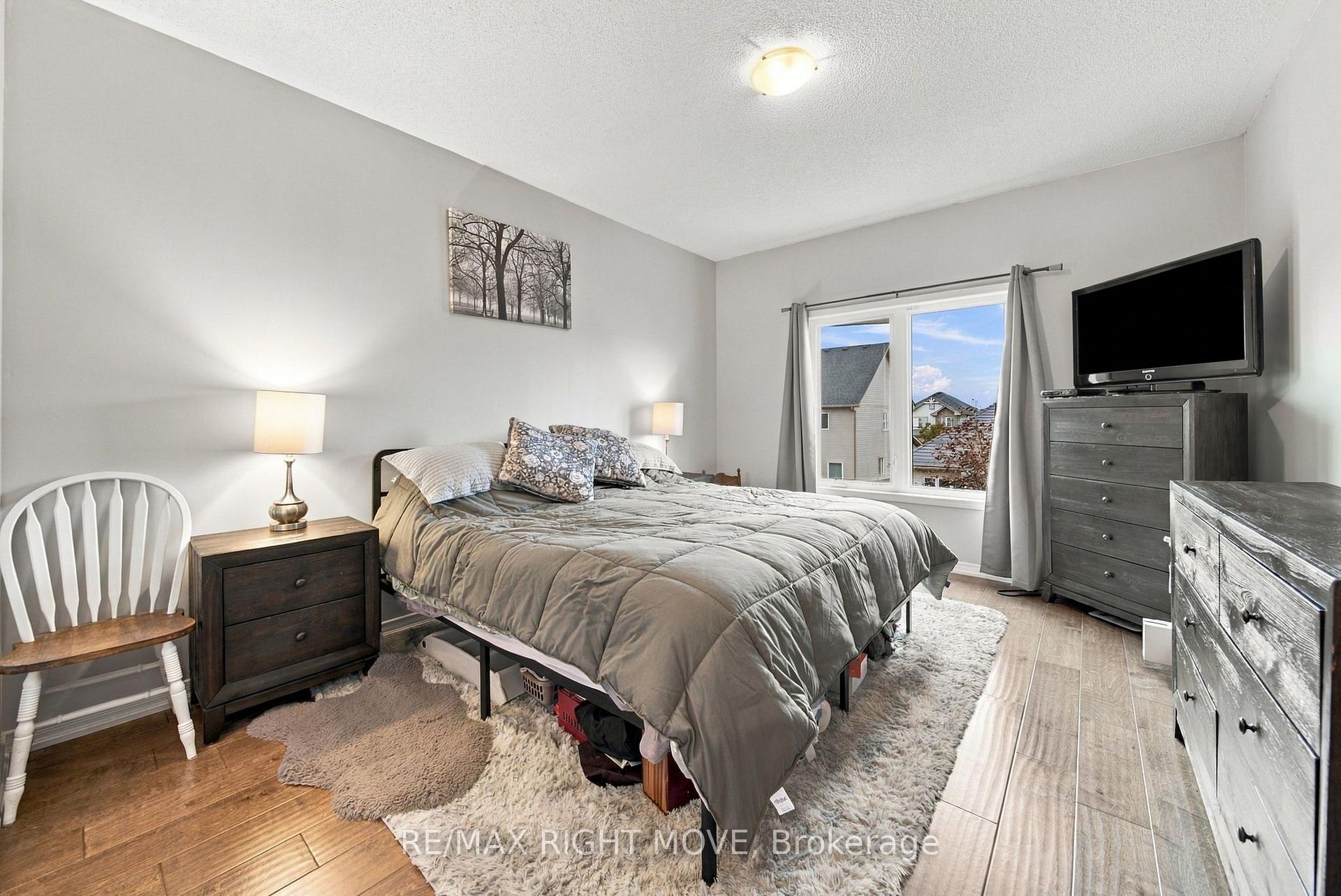 Photo 31 of 127 Isabella Drive, Orillia — HOMEH
