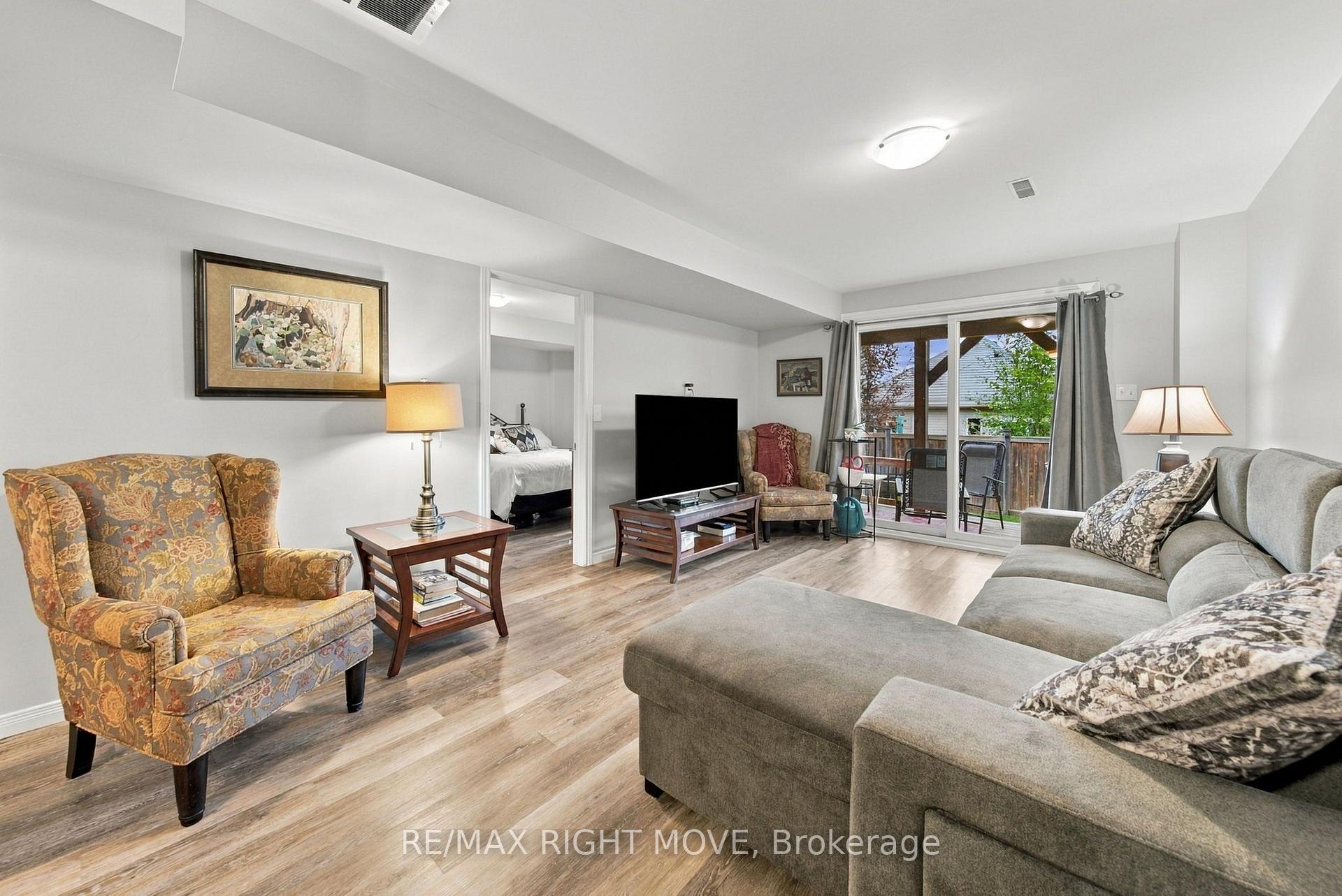 Photo 37 of 127 Isabella Drive, Orillia — HOMEH
